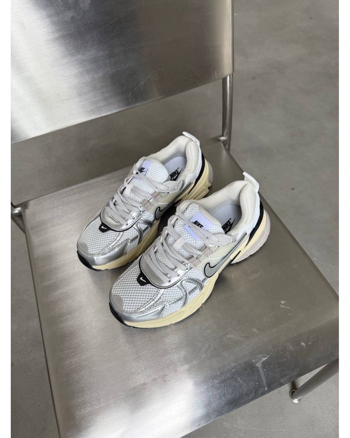 Nike V2K Run Premium