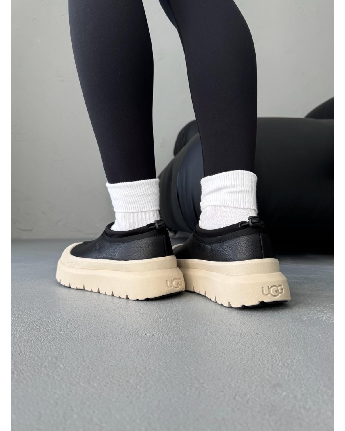 Ugg Tasman Hybrid Black/Beige