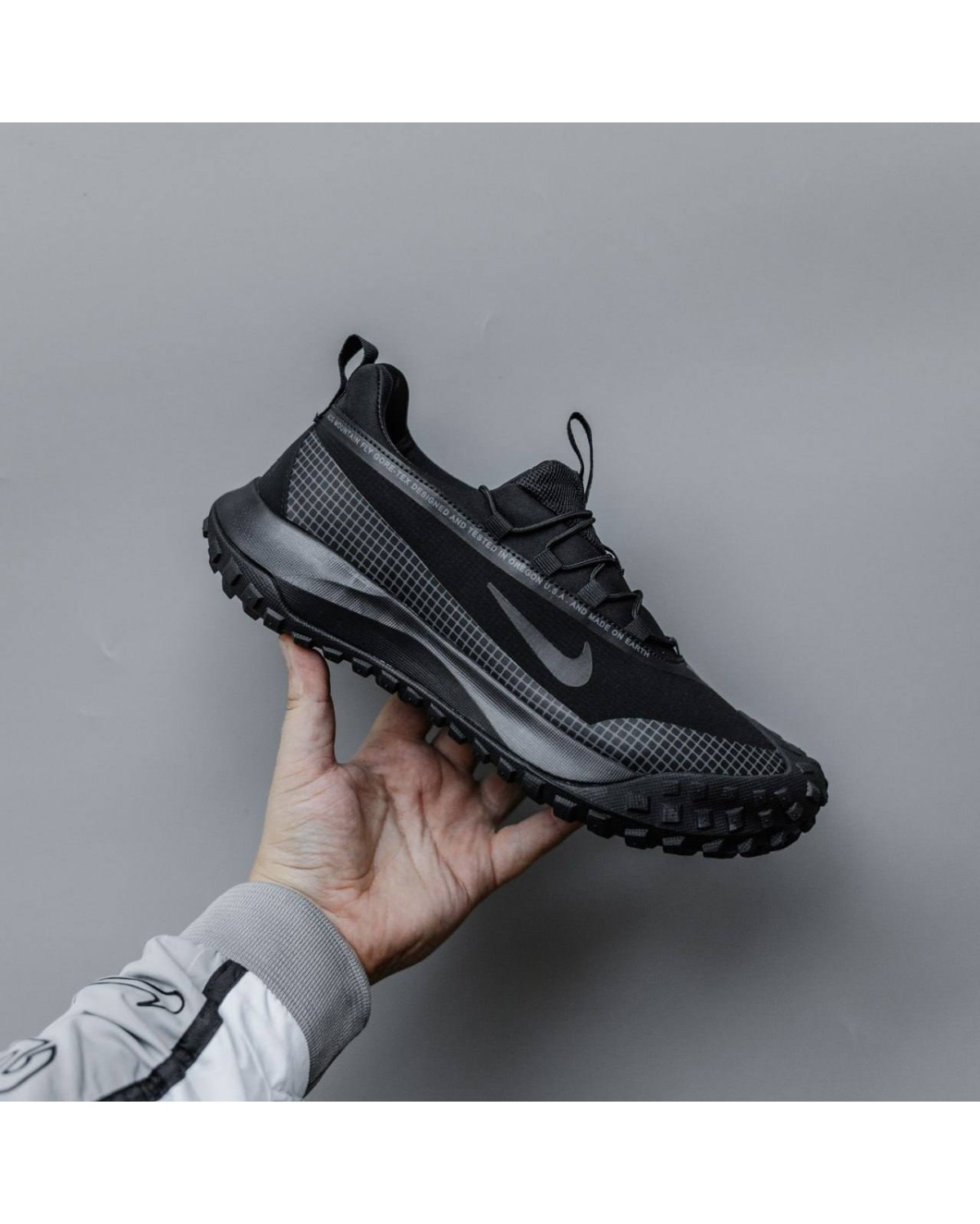 Nike ACG Mountain Fly Nike ACG Mountain Fly