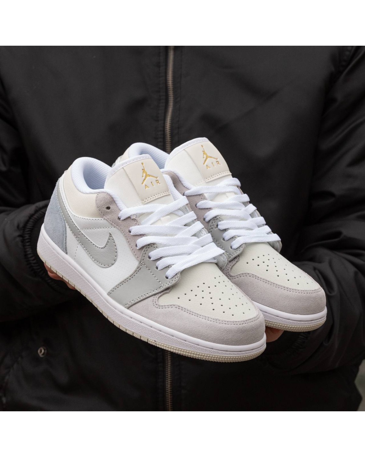 Nike Air Jordan Retro 1 Low Paris