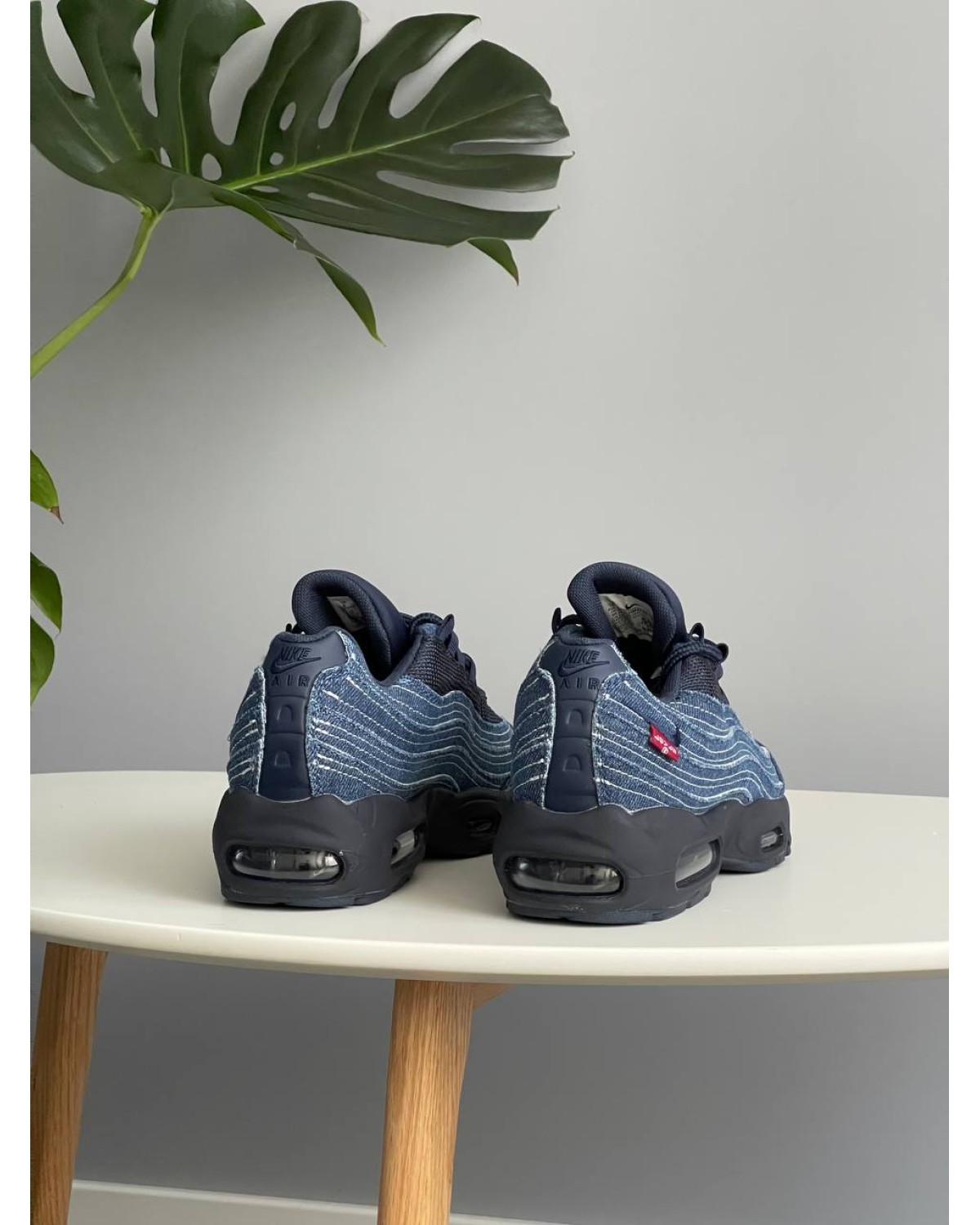 Nike Air Max 95 OG Levi’s Obsidian