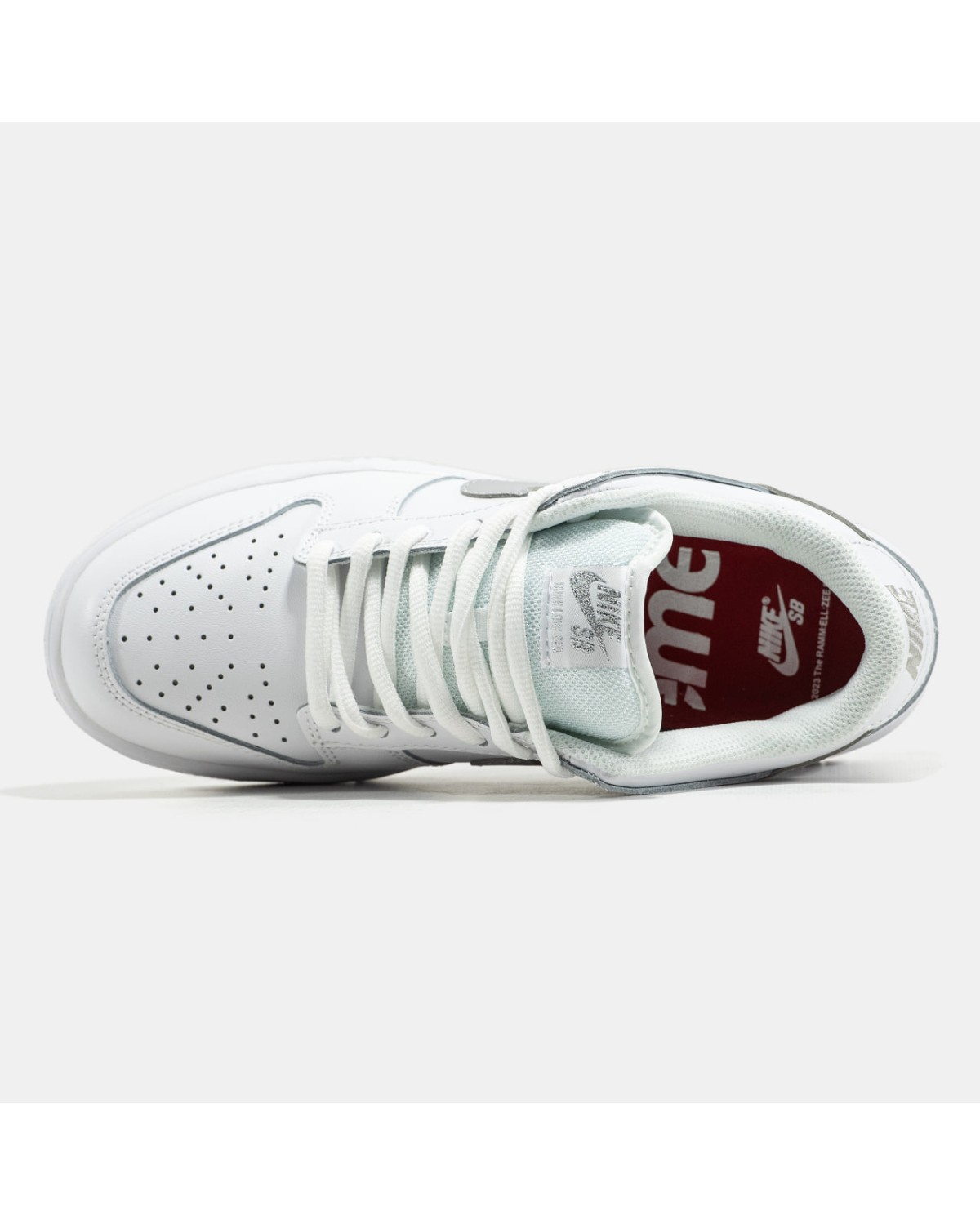 Nike SB Dunk Low x Supreme Nike SB Dunk Low x Supreme