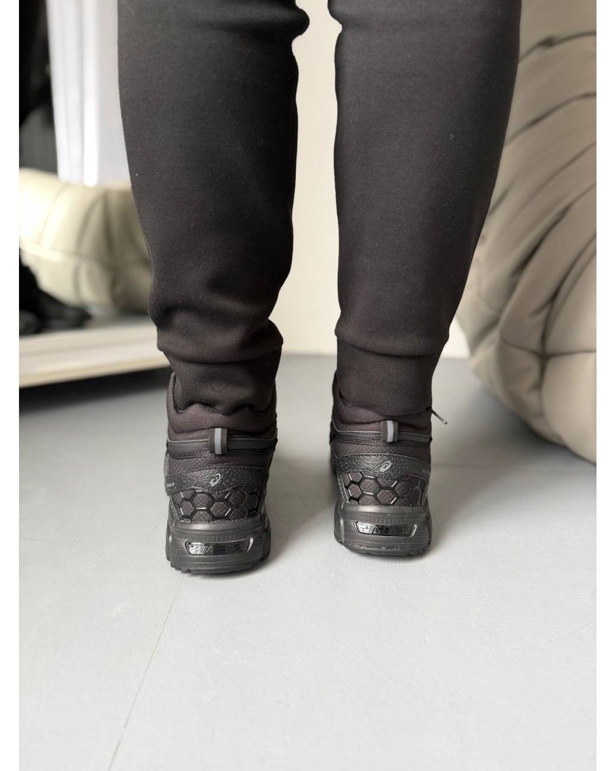 Asics Gel-Kahana 8 High Black Fur