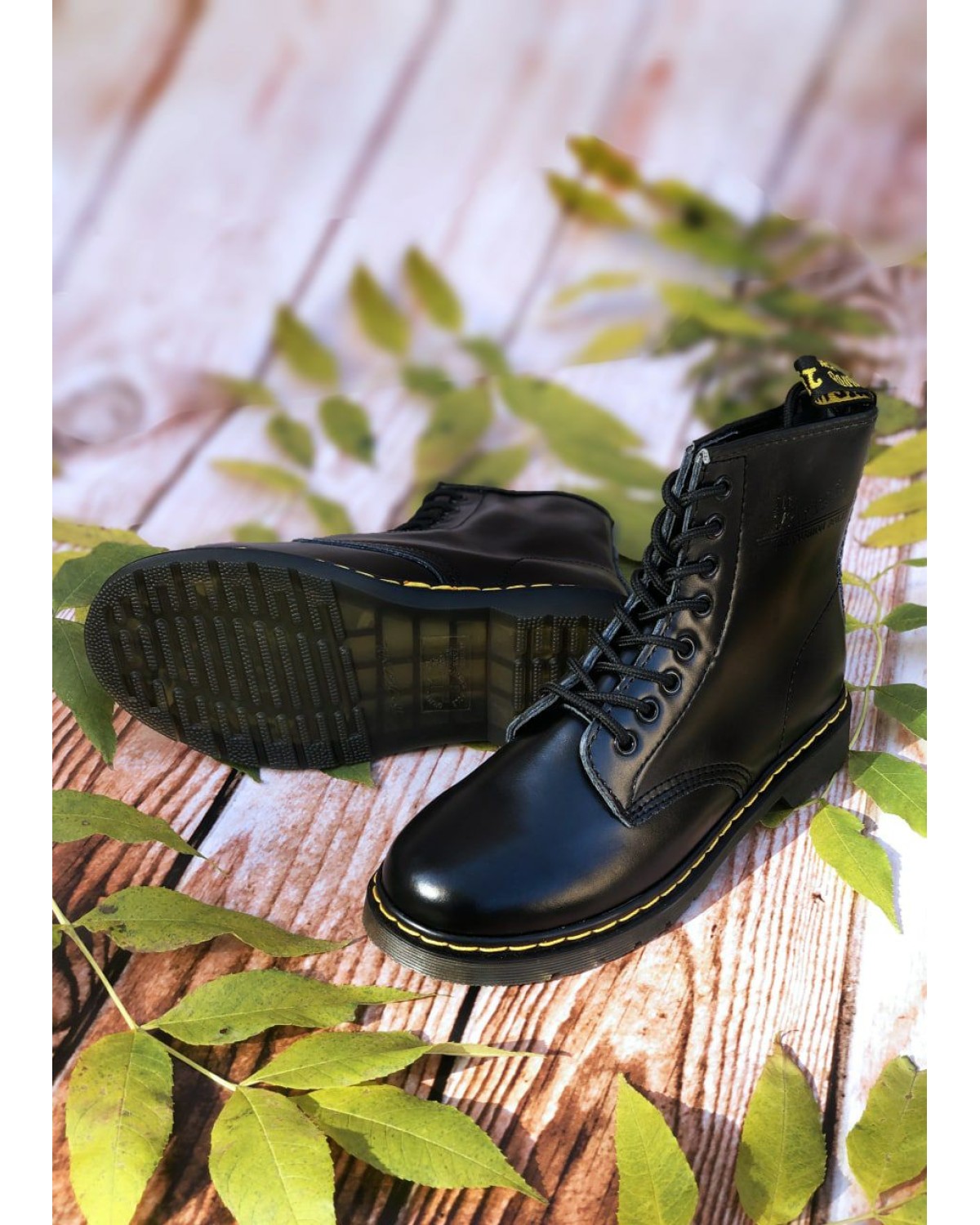 Dr. Martens Black