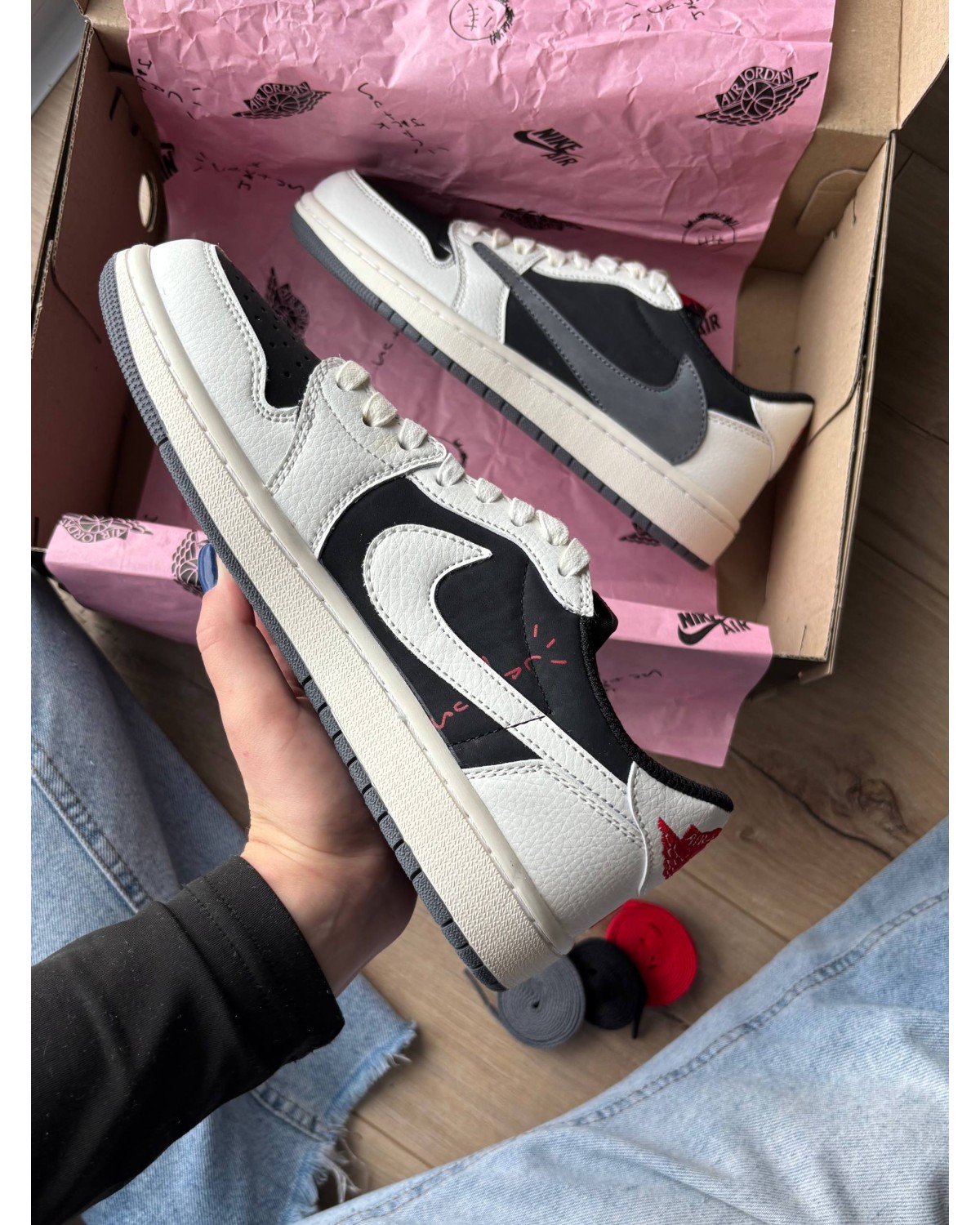 Jordan 1 Low x Travis Scott Grey Fog