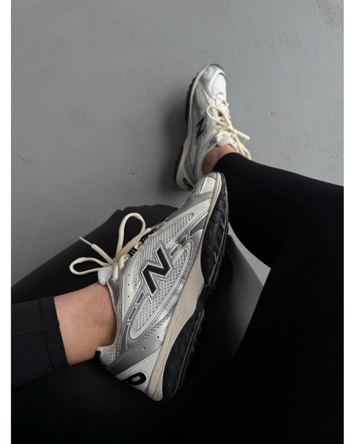 New Balance 204L Silvel/Black