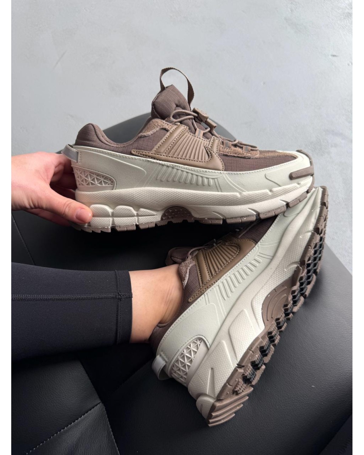 Nike Air Zoom Vomero Roam Light Bone Mink Brown Nike Air Zoom Vomero Roam Light Bone Mink Brown