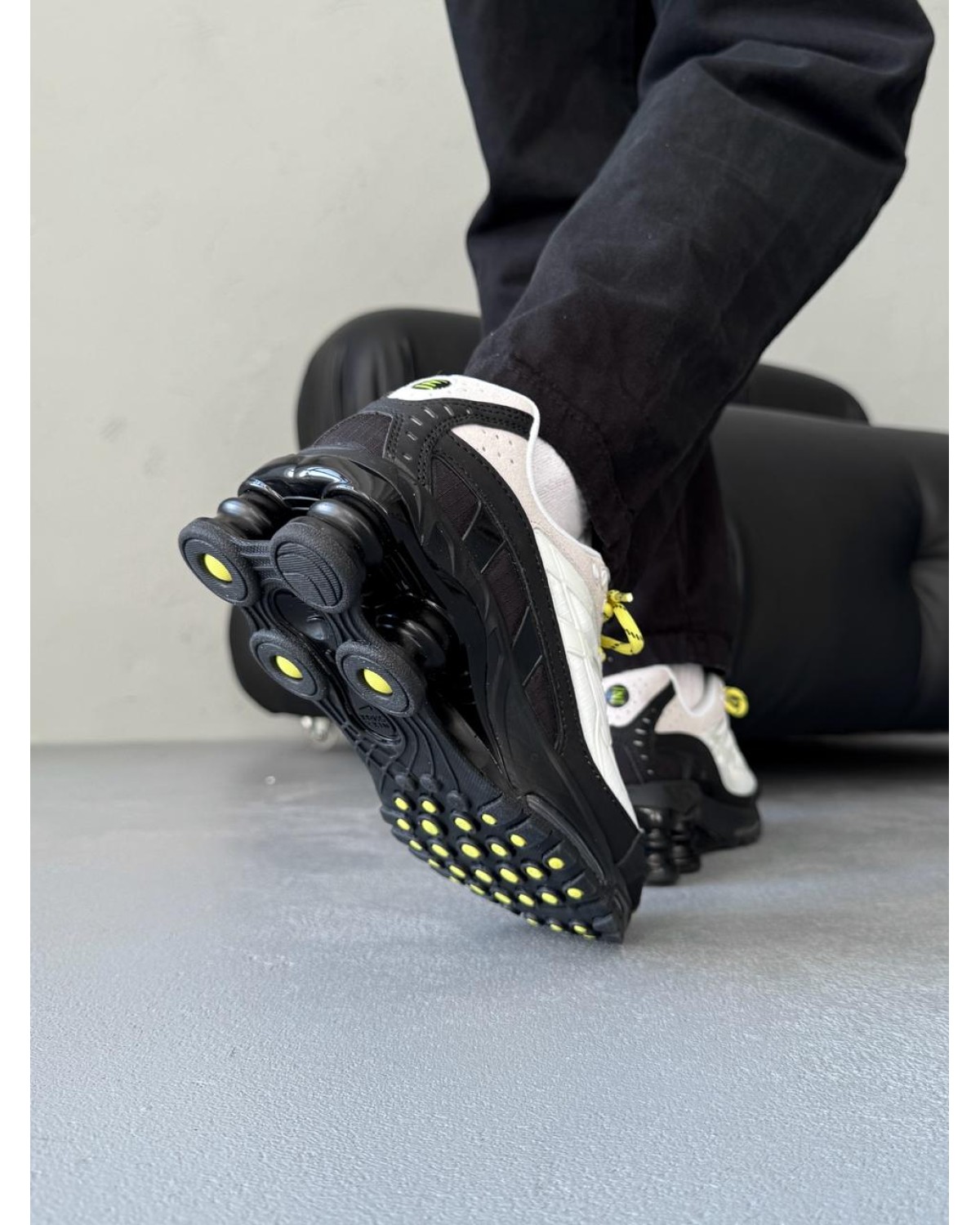 Nike Shox Black Sail