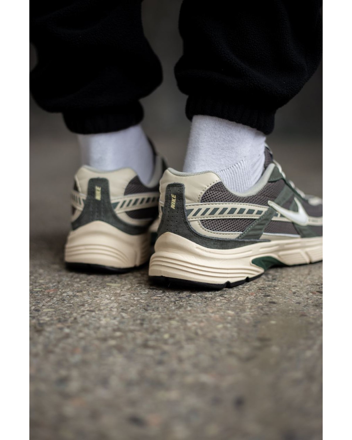 Nike Initiator Beige/Dark Grey Nike Initiator Beige/Dark Grey