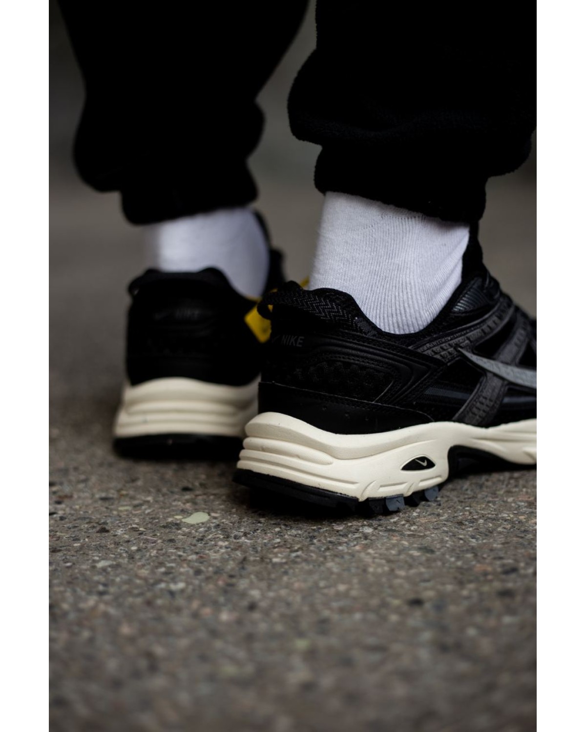 Nike V2K Run Black/White