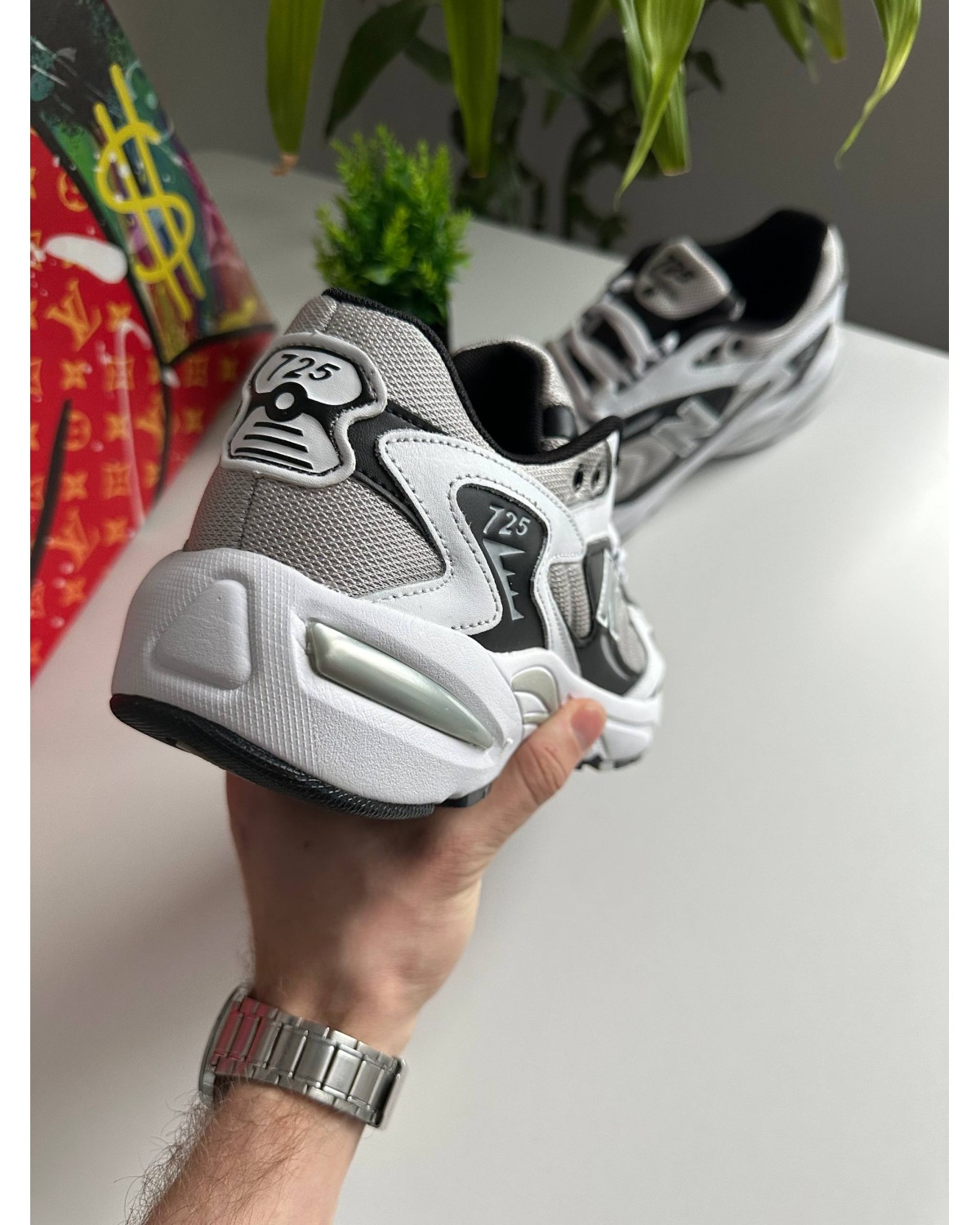 New Balance 725 White Grey Black