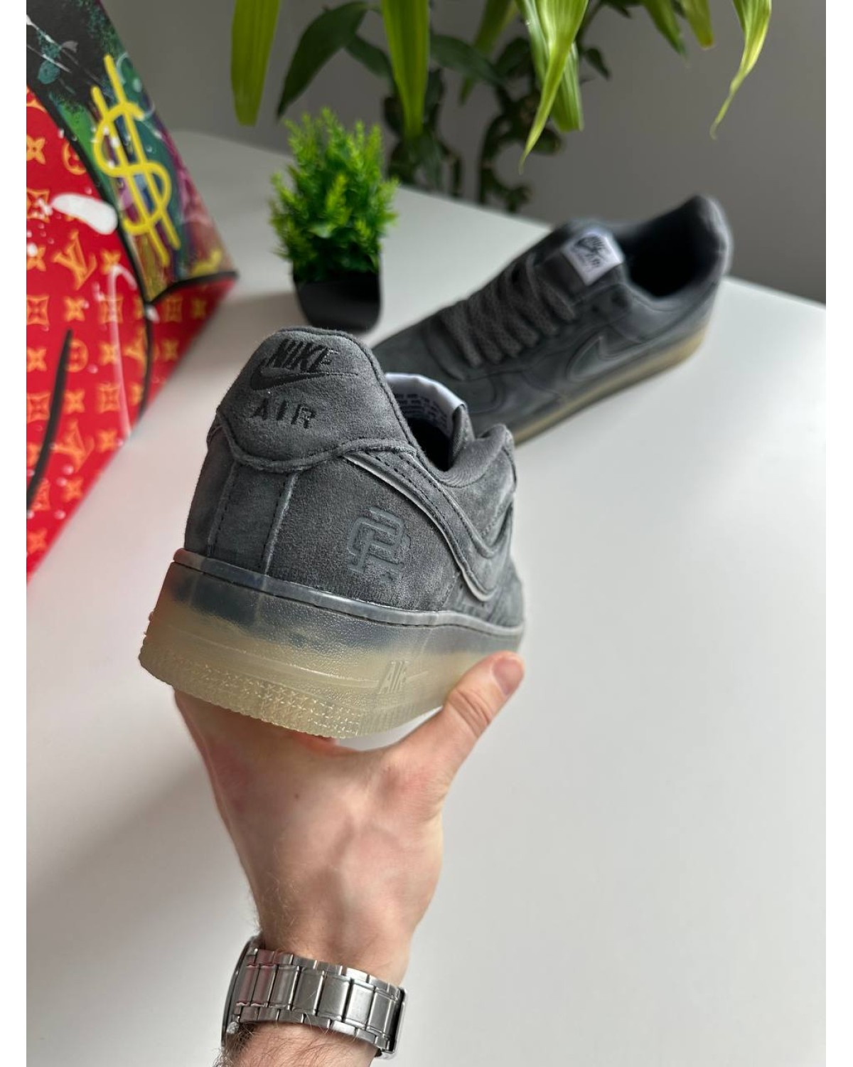 Nike Air Force 1 '07 LV8 Suede Grey