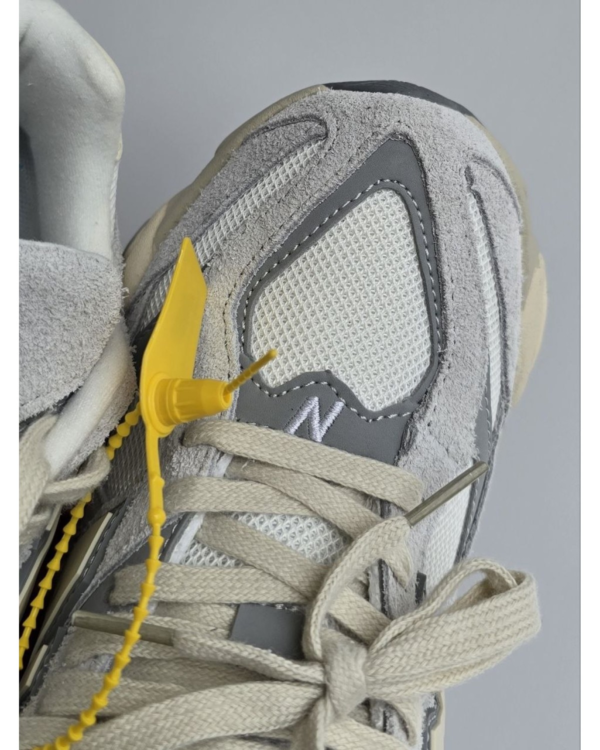 New Balance 9060 Grey/Cream