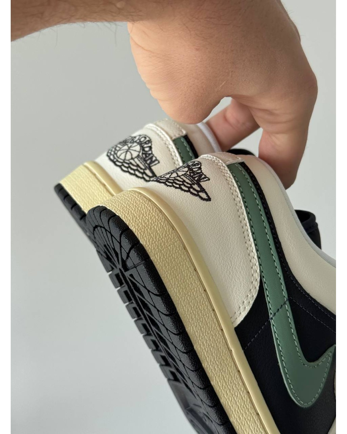 Jordan 1 Low Retro ‘Jade Smoke’