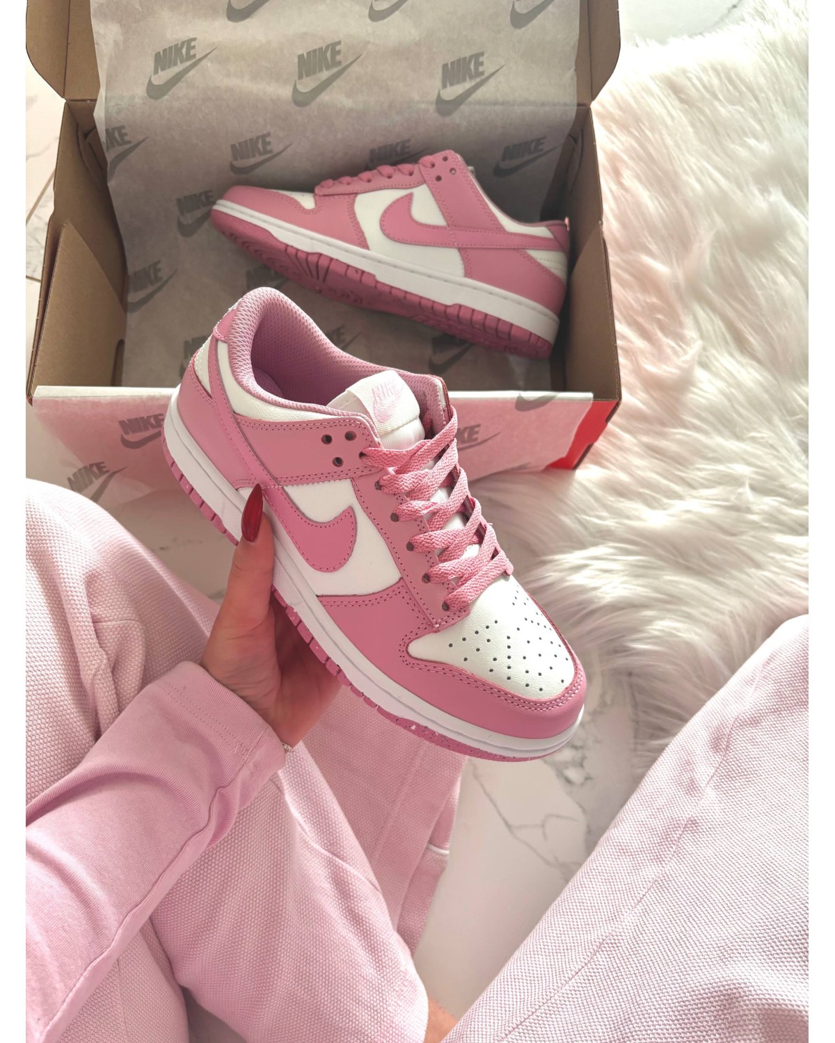 Nike SB Dunk Low Pink White