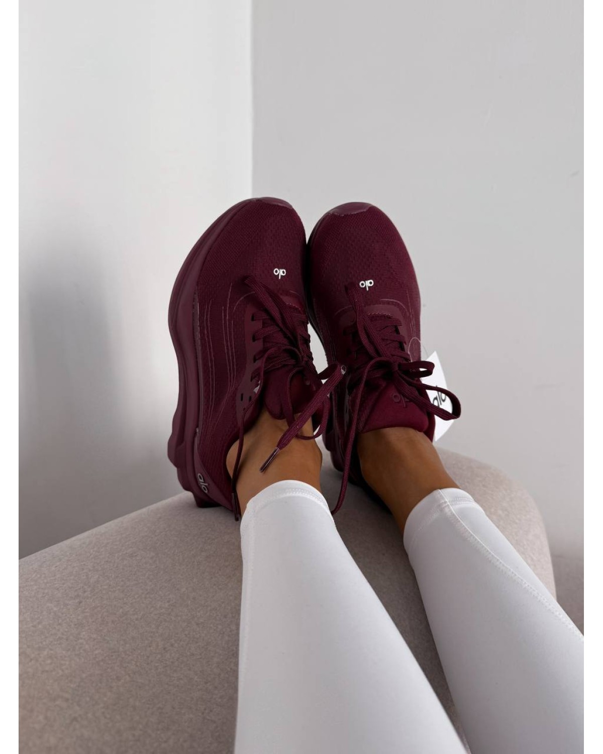 Alo Yoga Runner Burgundy