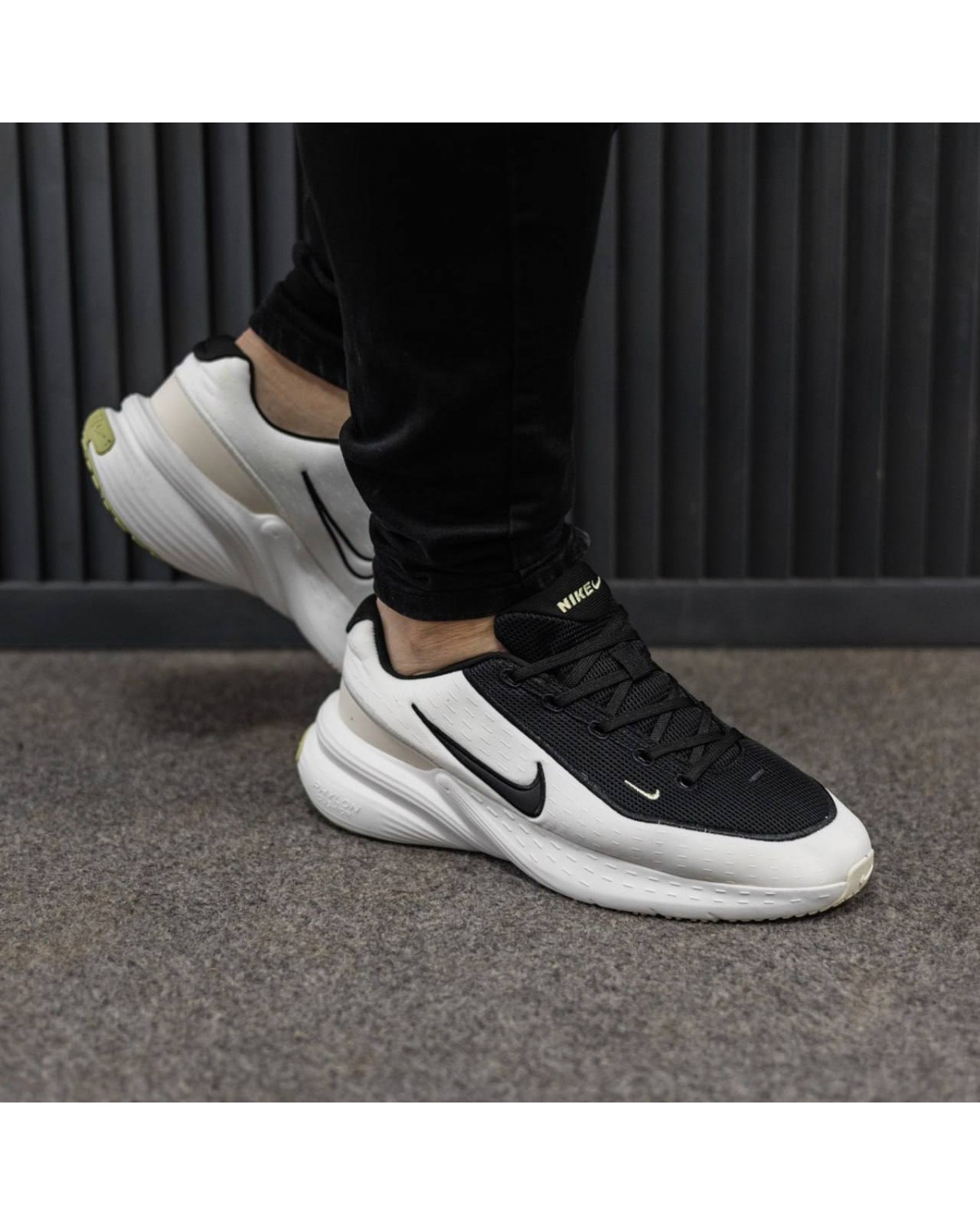 Nike Uplift SC