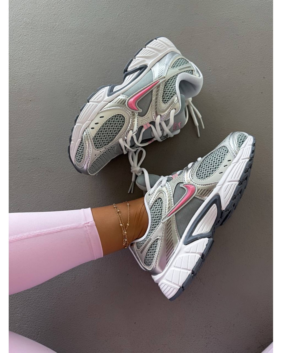 Nike V5 RNR Silver/Mint/Pink