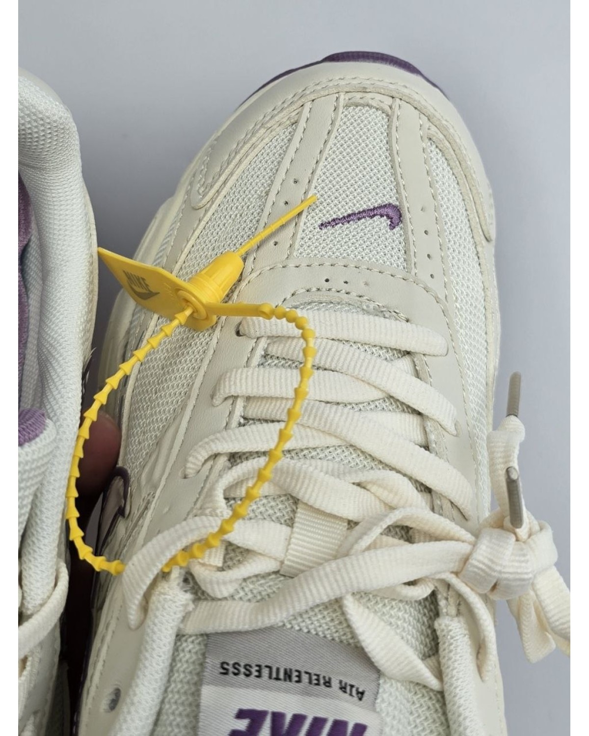 Nike Initiator Cream/Purple