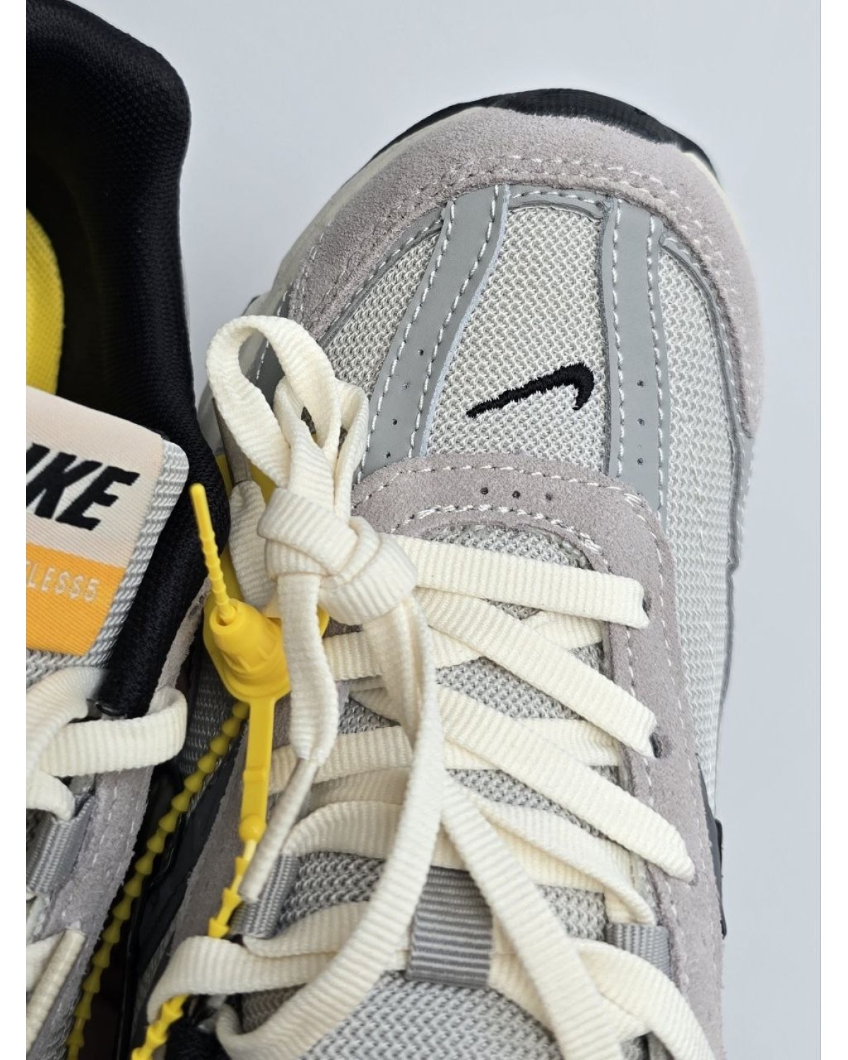 Nike Initiator Light Grey