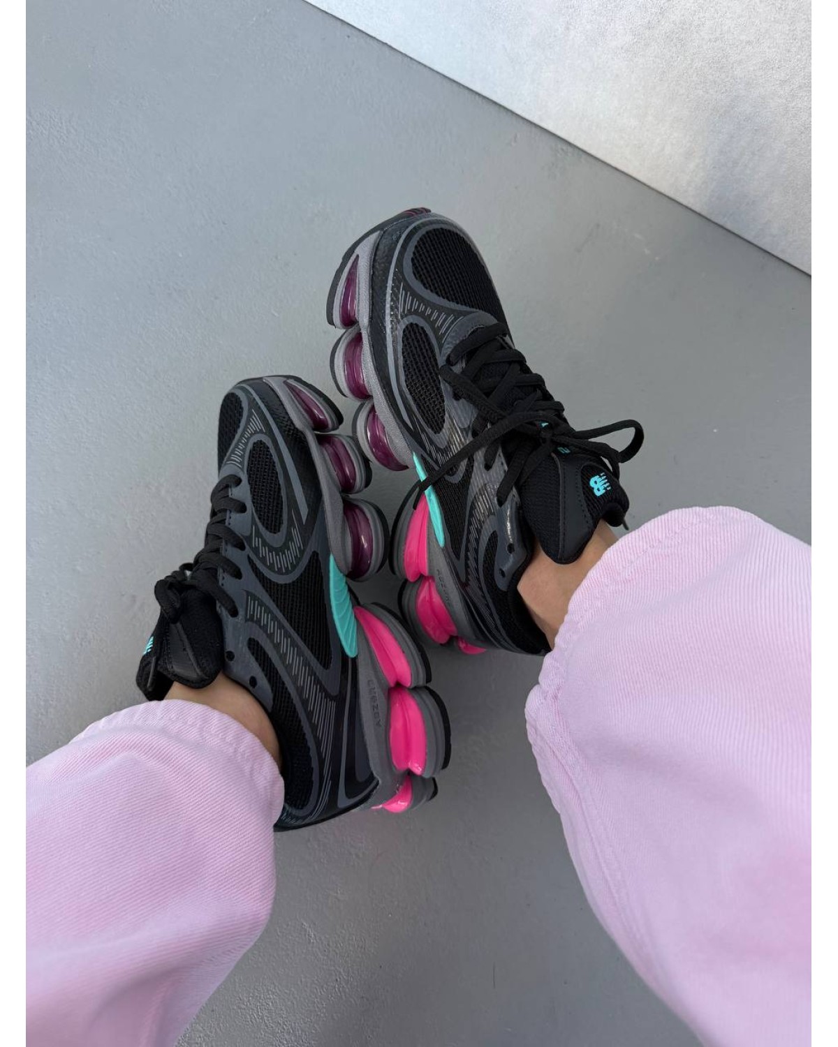New Balance 2000 Black/Pink/Blue