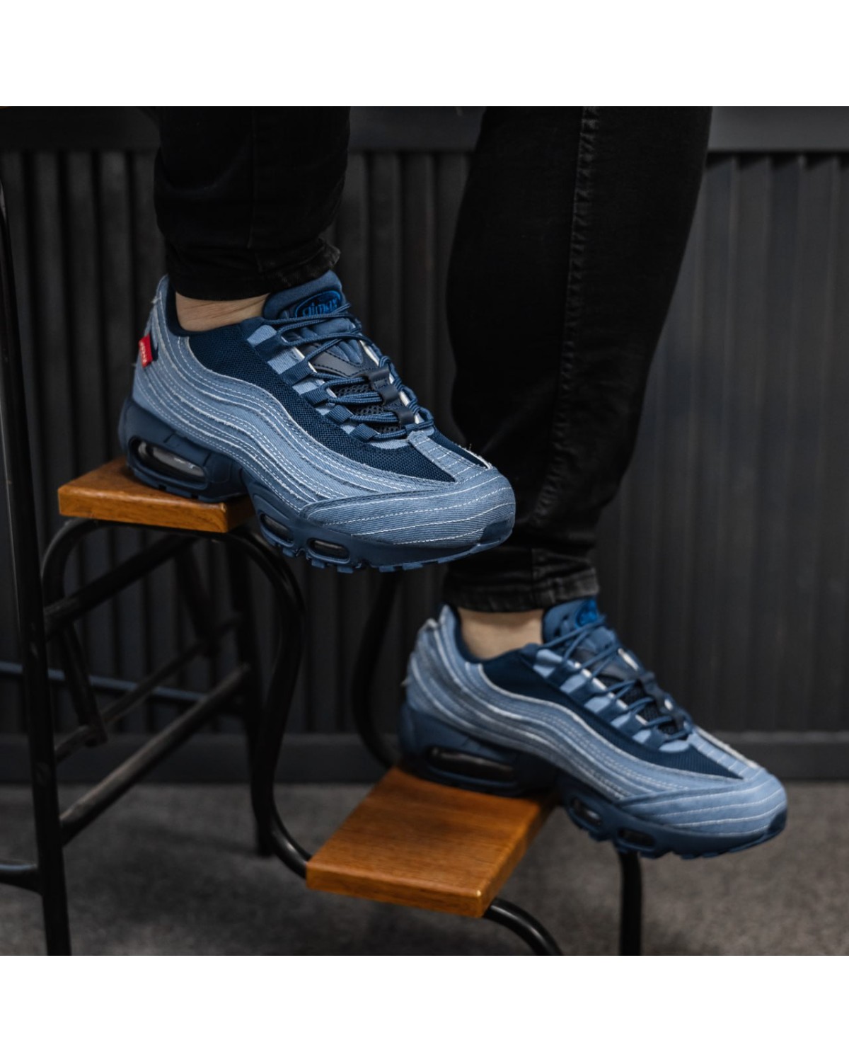 Nike Air Max 95 OG Levi’s Obsidian