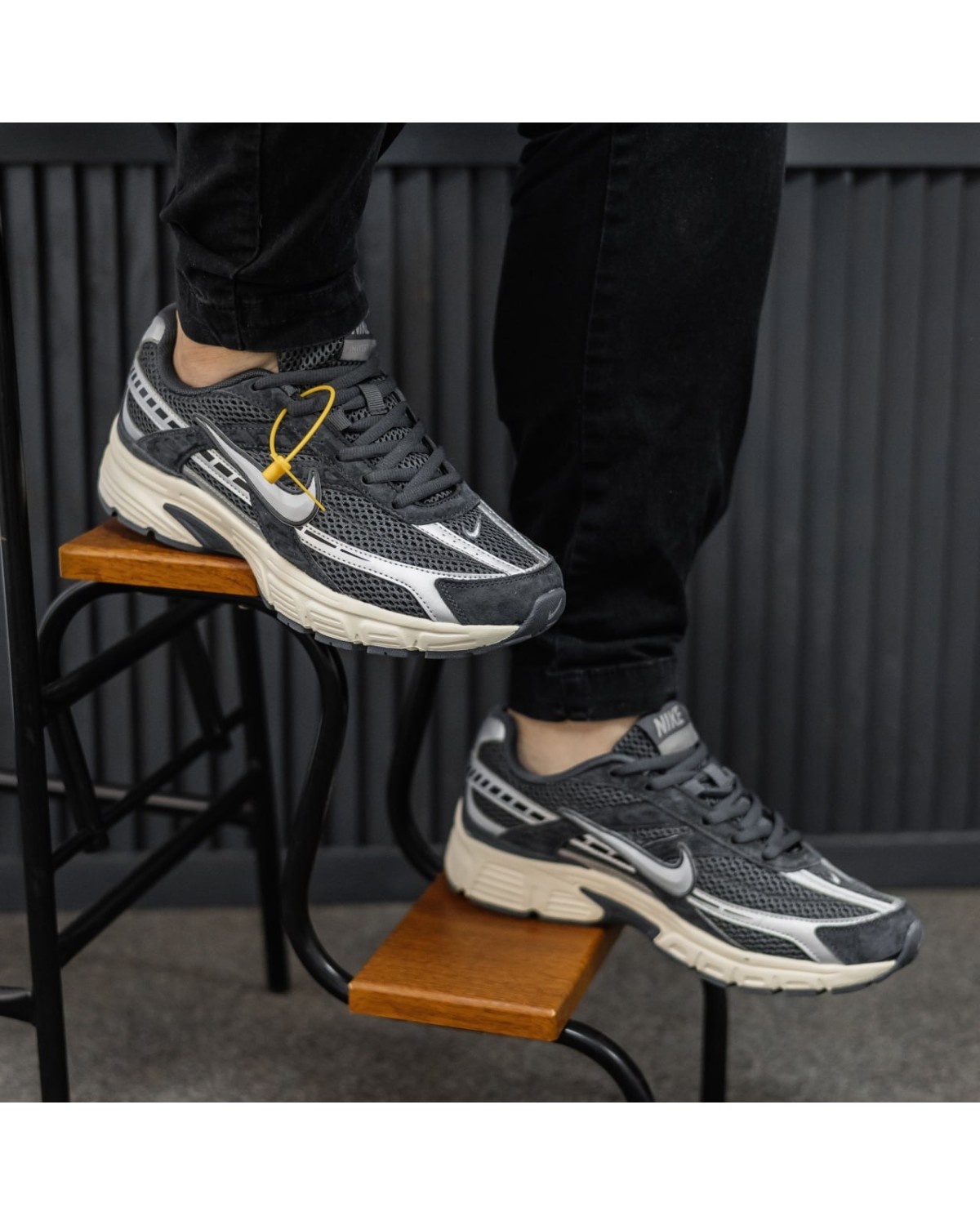 Nike Initiator