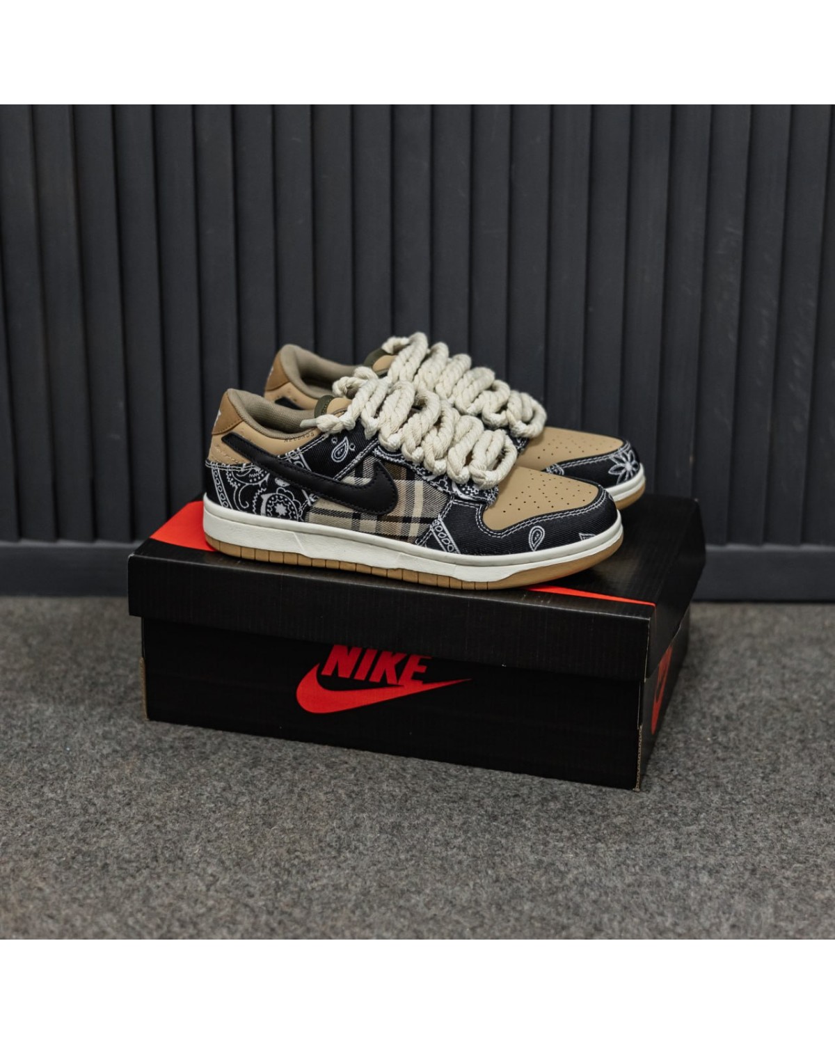 Nike SB Dunk Low