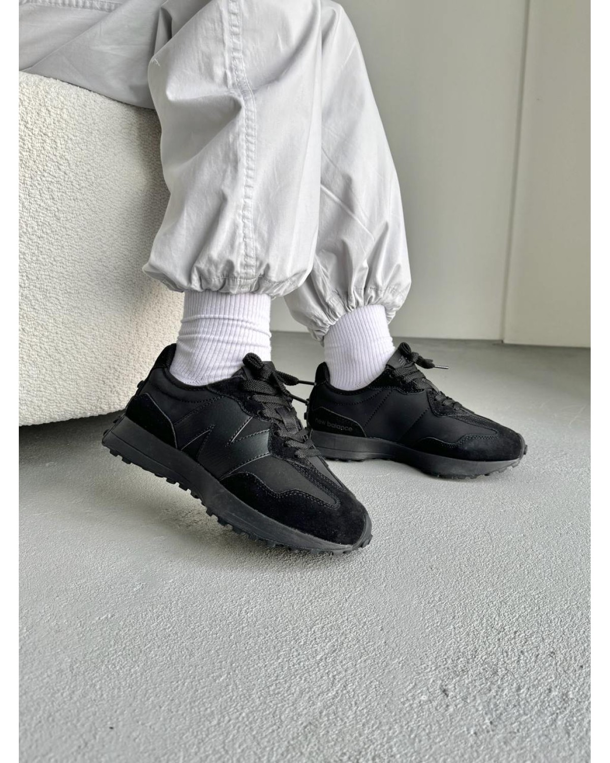 New Balance 327 Black Leather New Balance 327 Black Leather