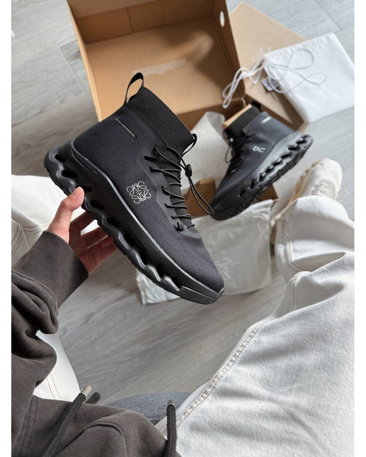 On Cloudtilt Hi Loewe Black