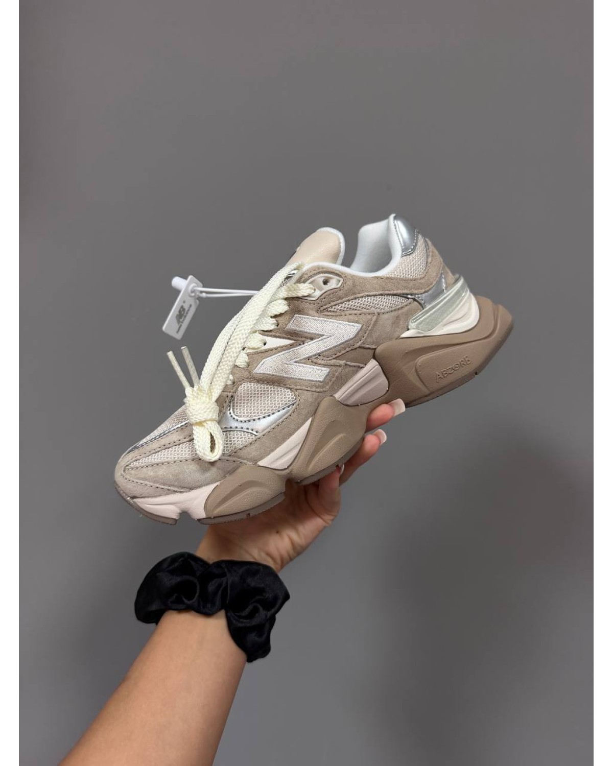 New Balance 9060 Beige/Silver New Balance 9060 Beige/Silver