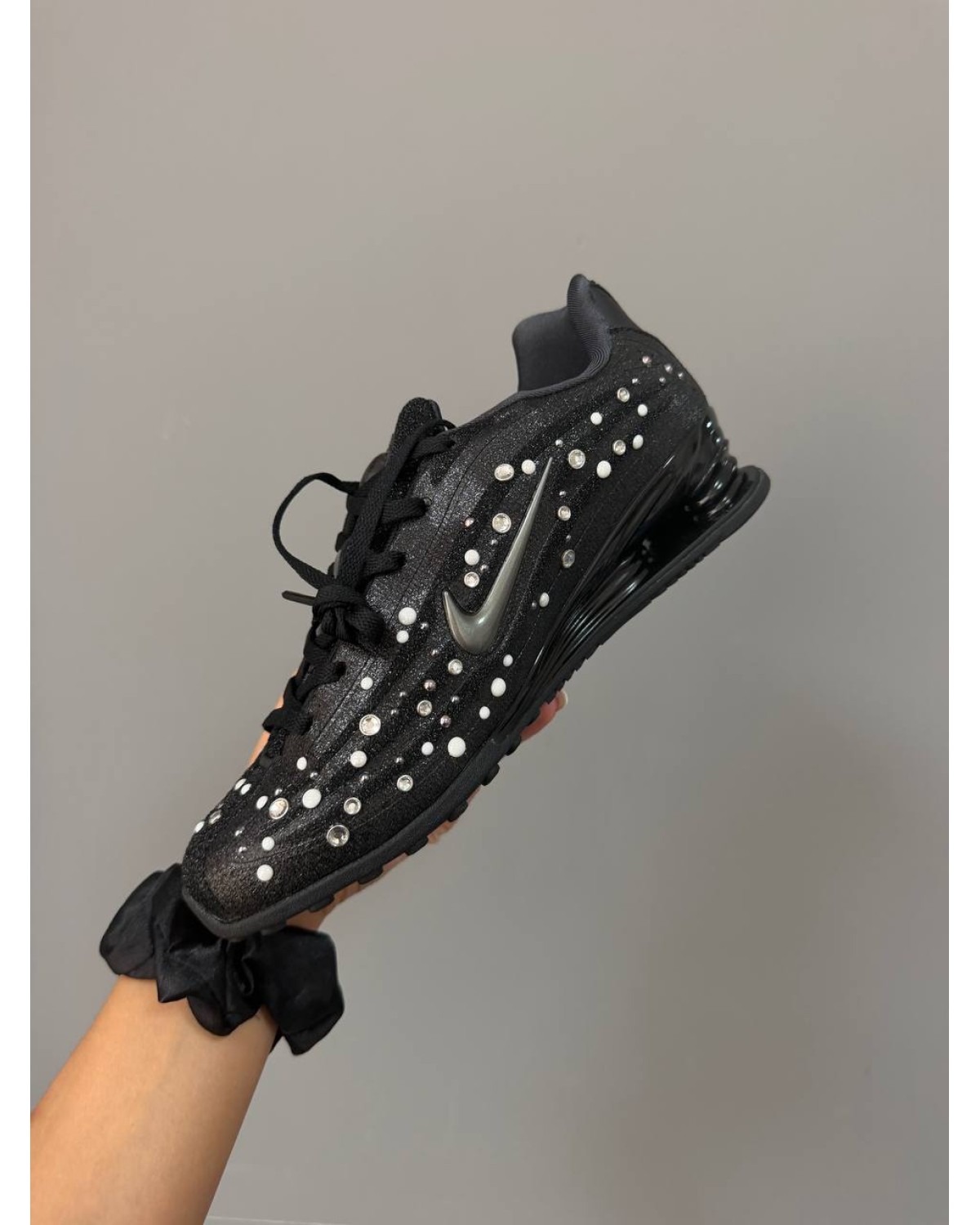 Nike Shox R4 Black Pearl Rhinestone Nike Shox R4 Black Pearl Rhinestone