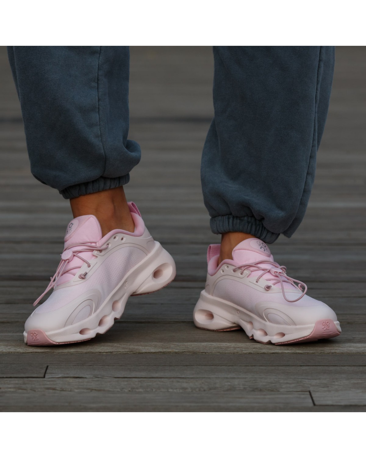 On Cloudsolo x Loewe Pink