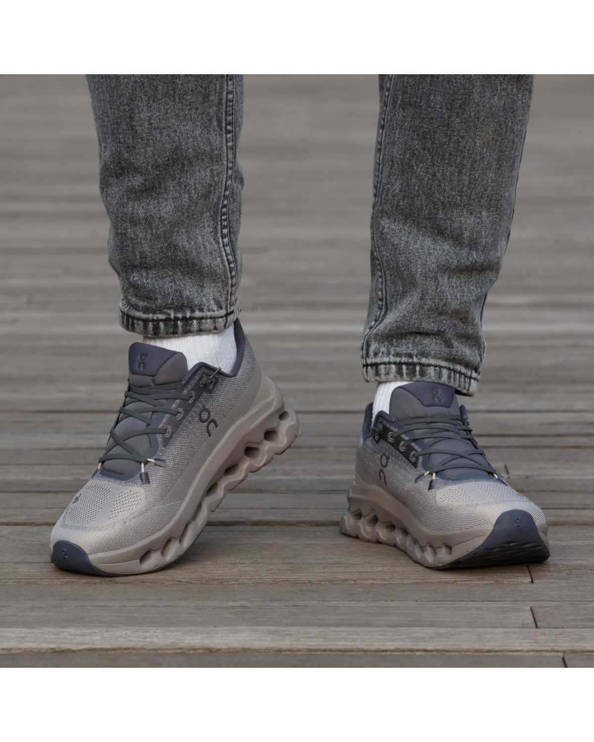 ON Cloudtilt Beige Grey