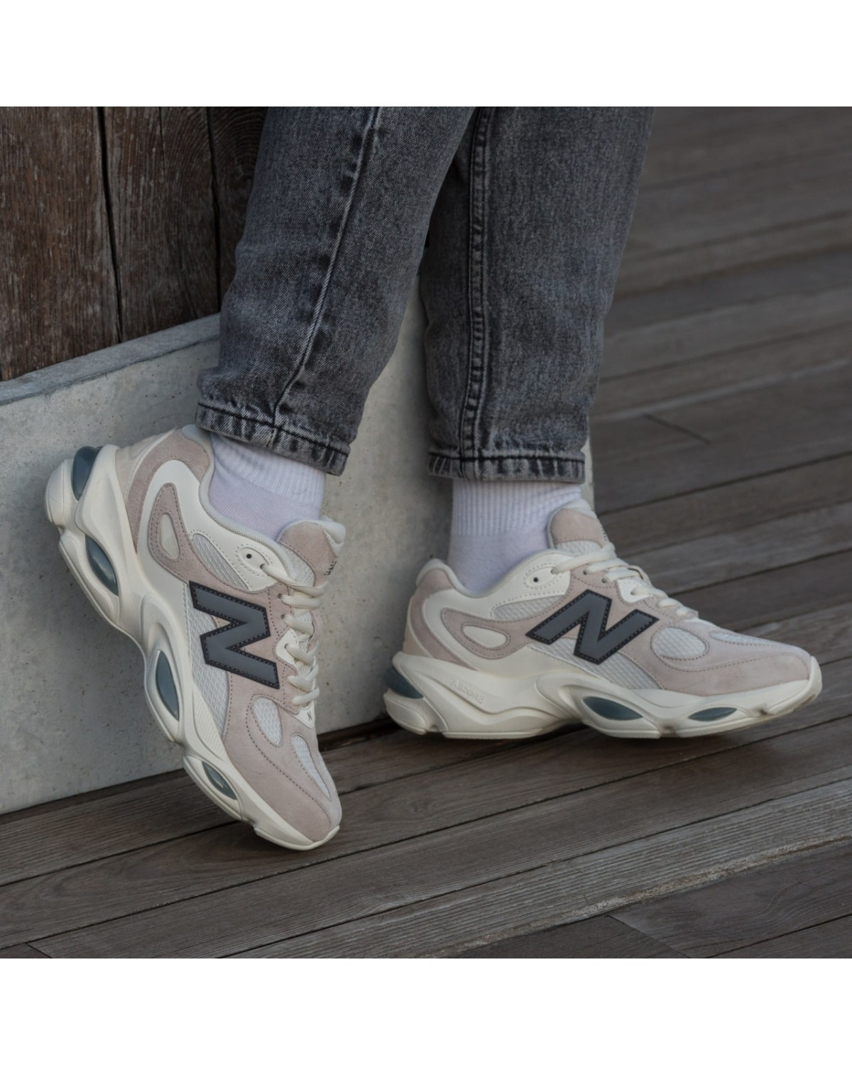 New Balance 983 Beige