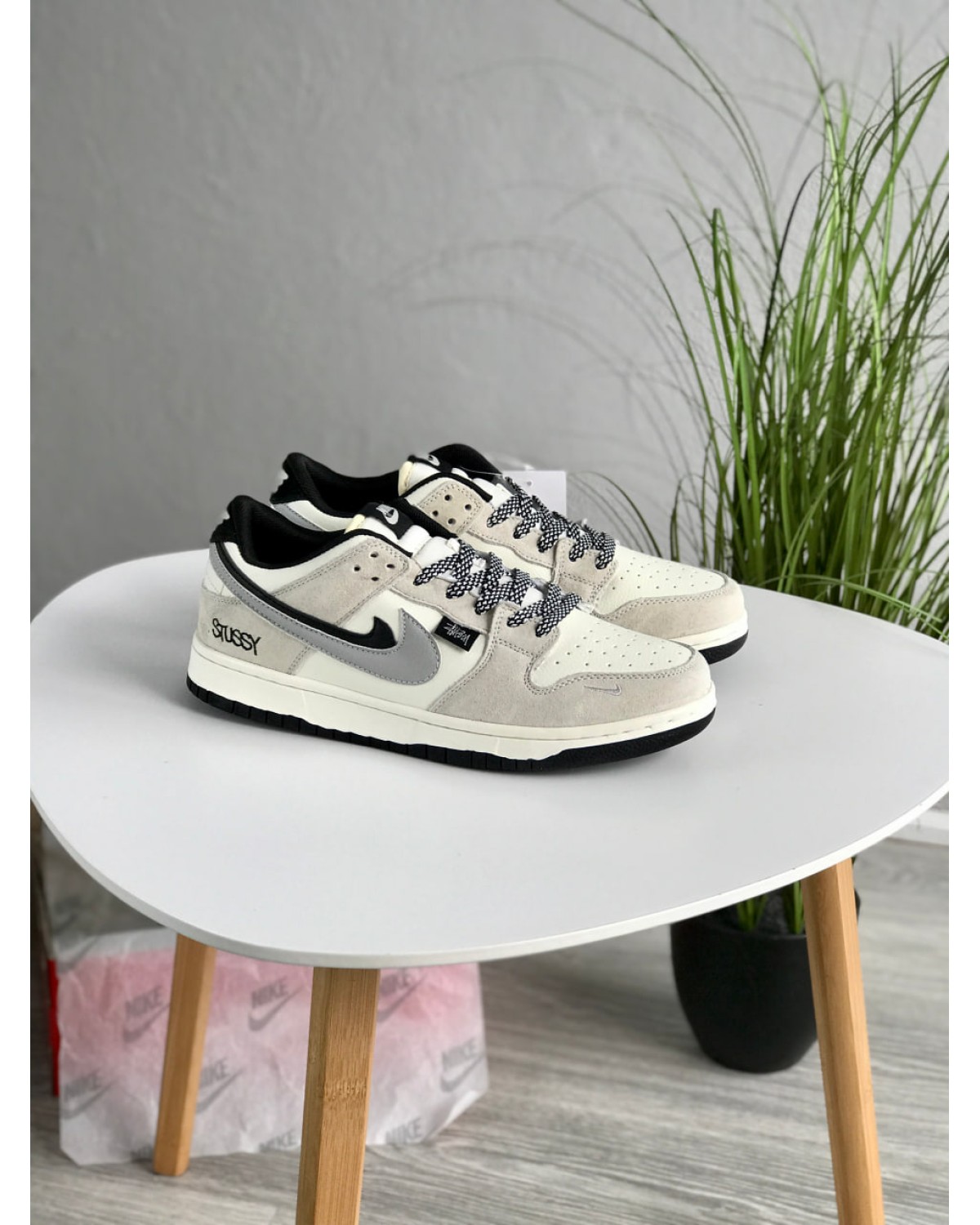 Nike SB Dunk x Stussy Grey Beige