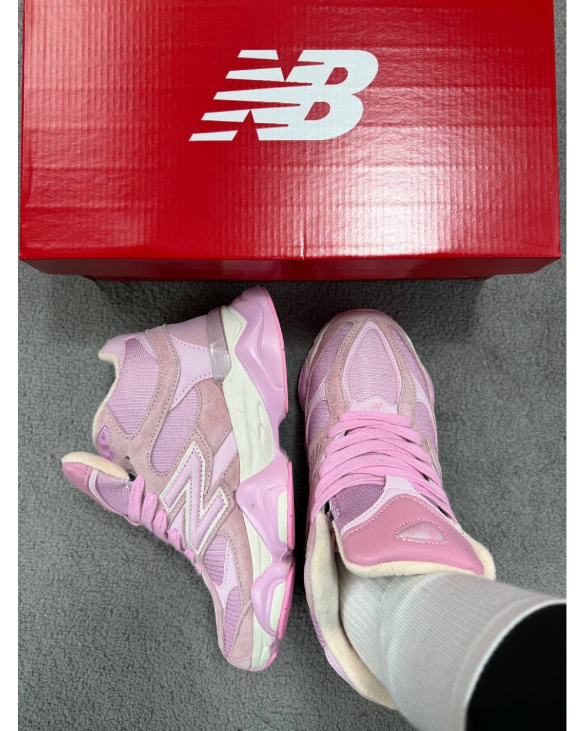 New Balance 9060 Pink