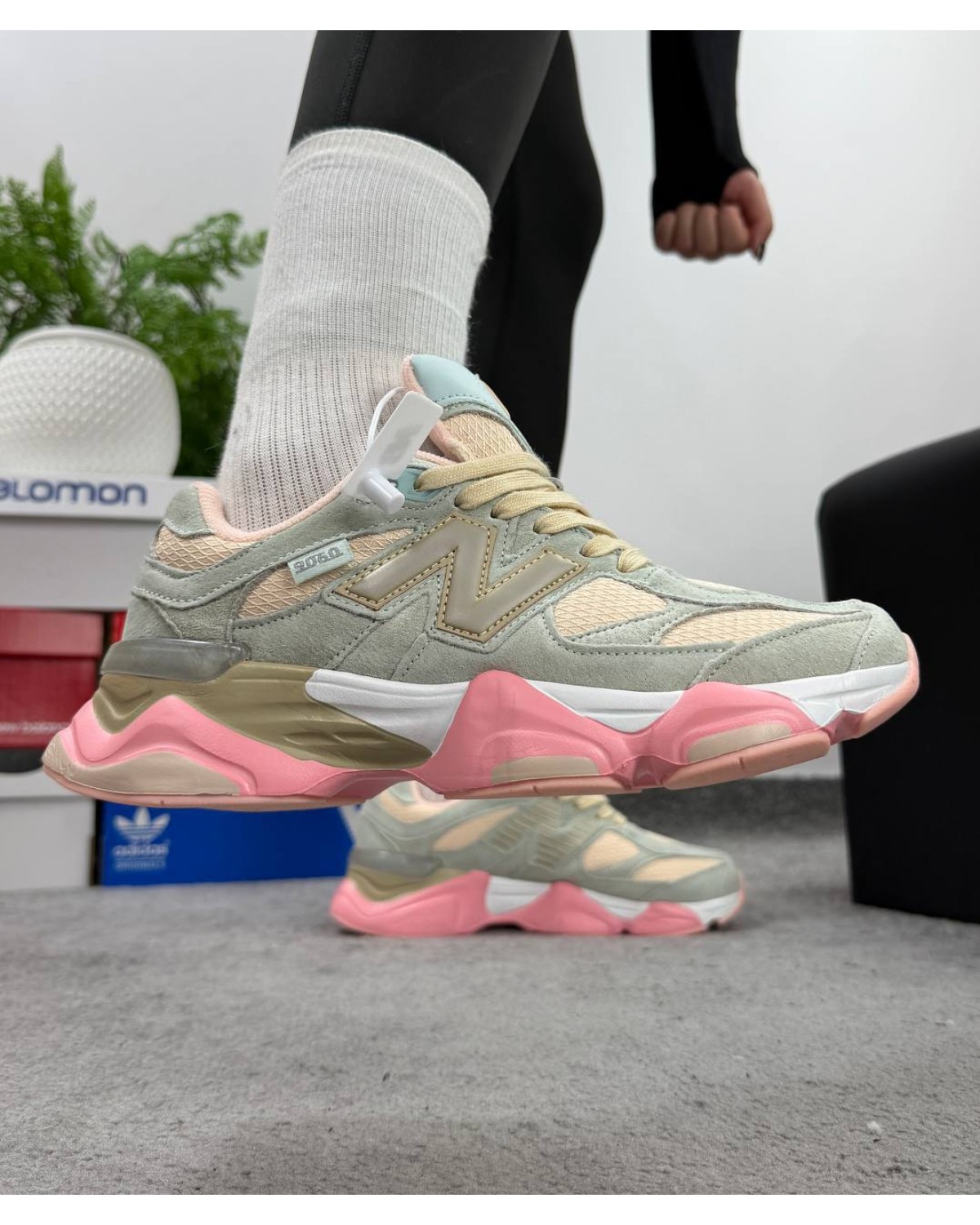 New Balance 9060 Beige Pink Gore Tex Thermo New Balance 9060 Beige Pink Gore Tex Thermo