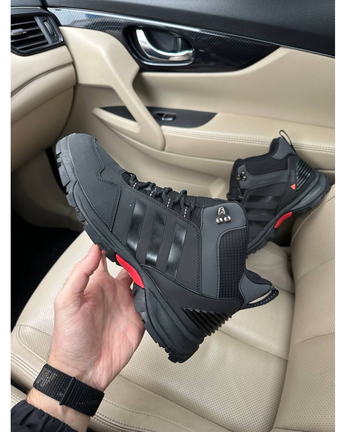 Adidas Terrex ClimaProof Mid FUR Black Red