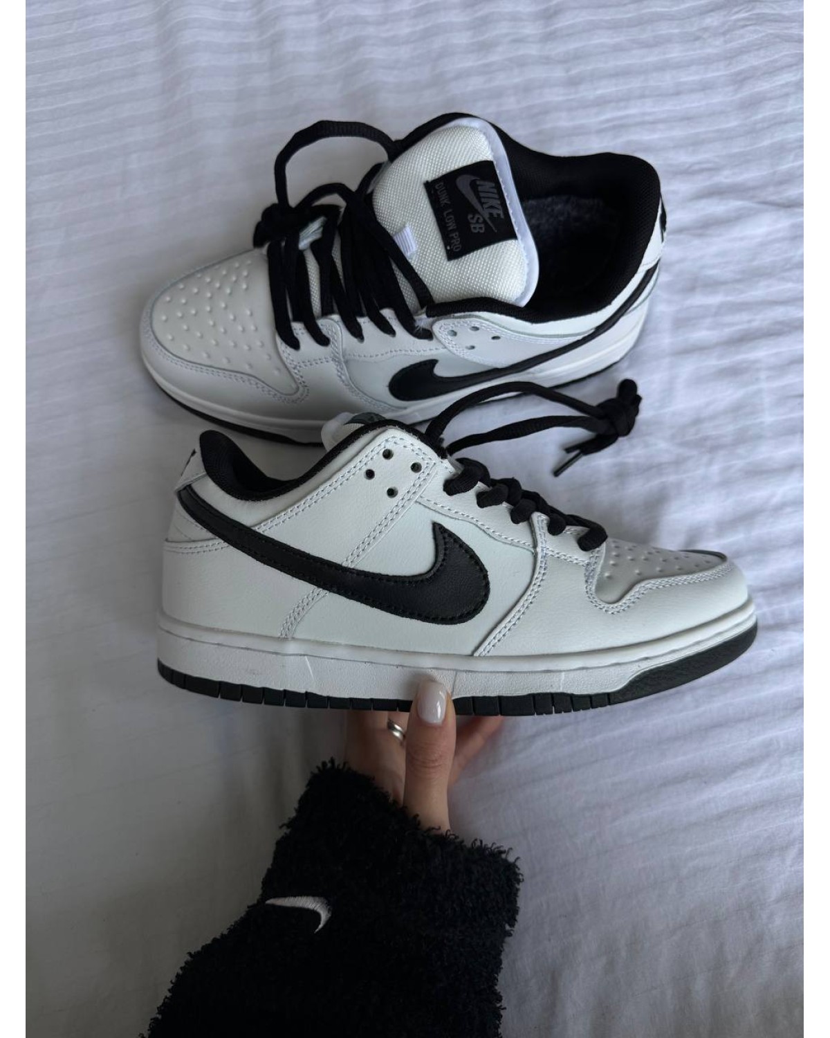 Nike SB Dunk "White/Black" Fur