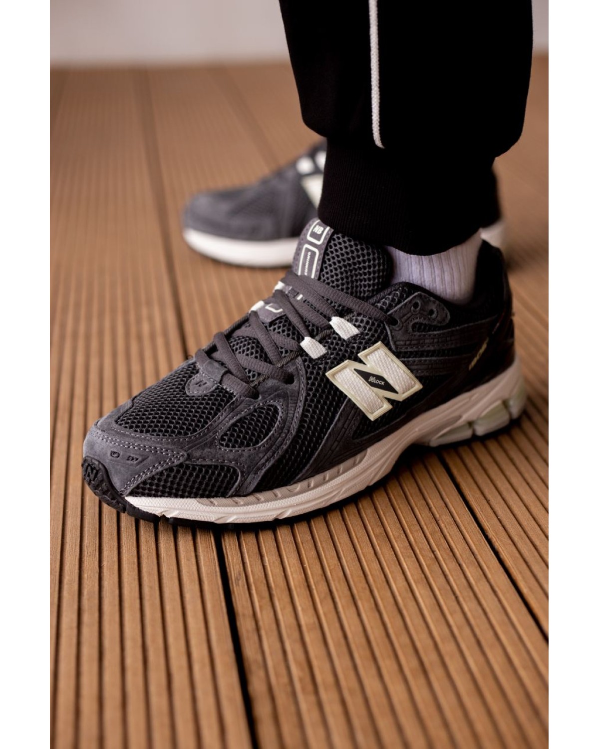 New Balance 1906R Grey