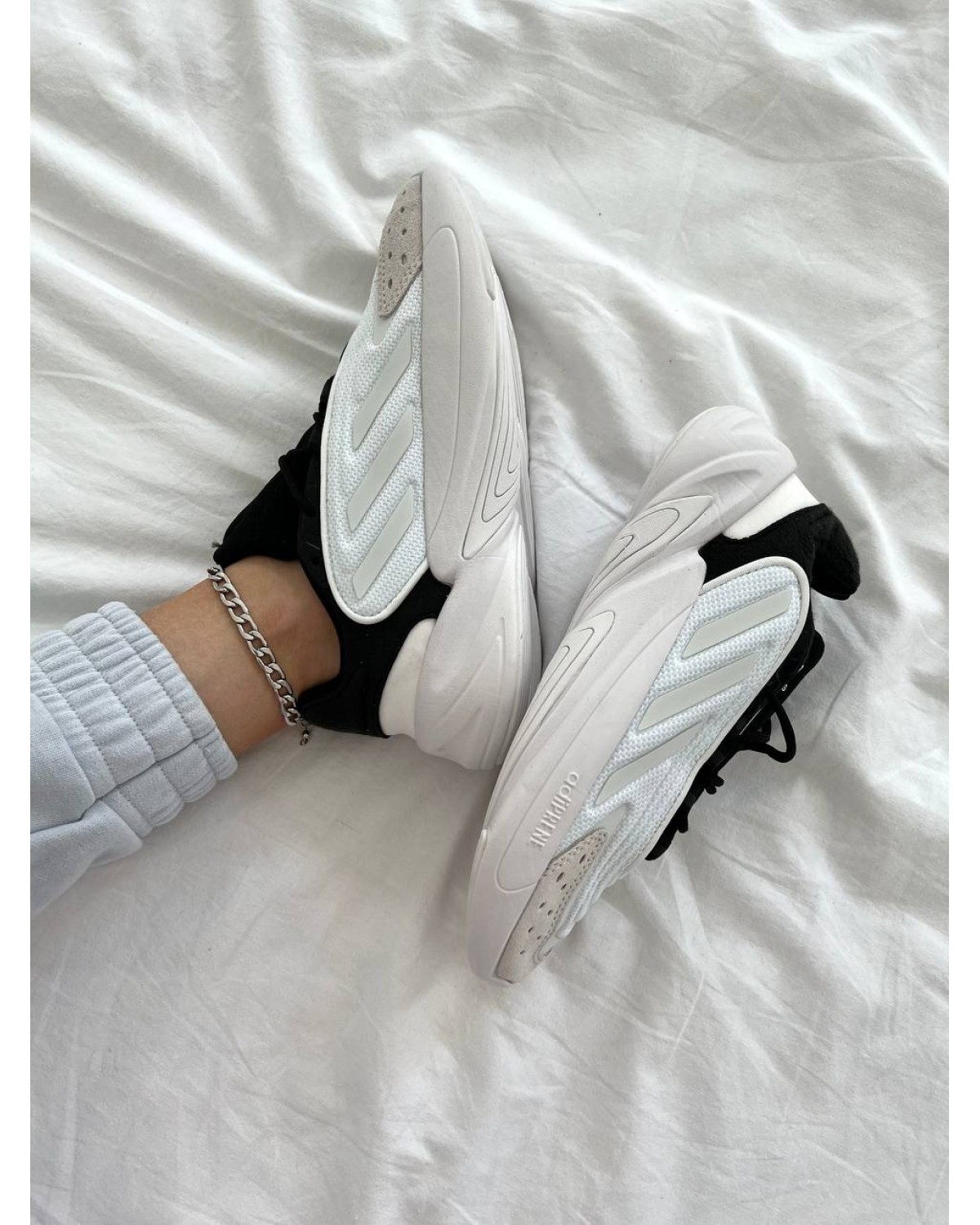 Adidas Ozelia White Black