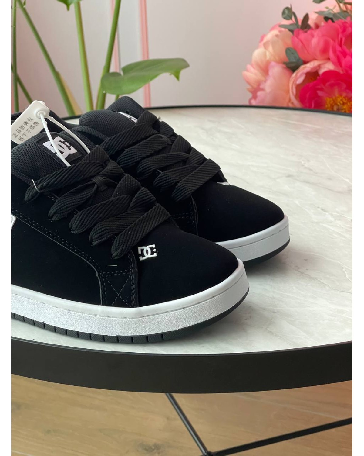 DC Court Graffik 300529