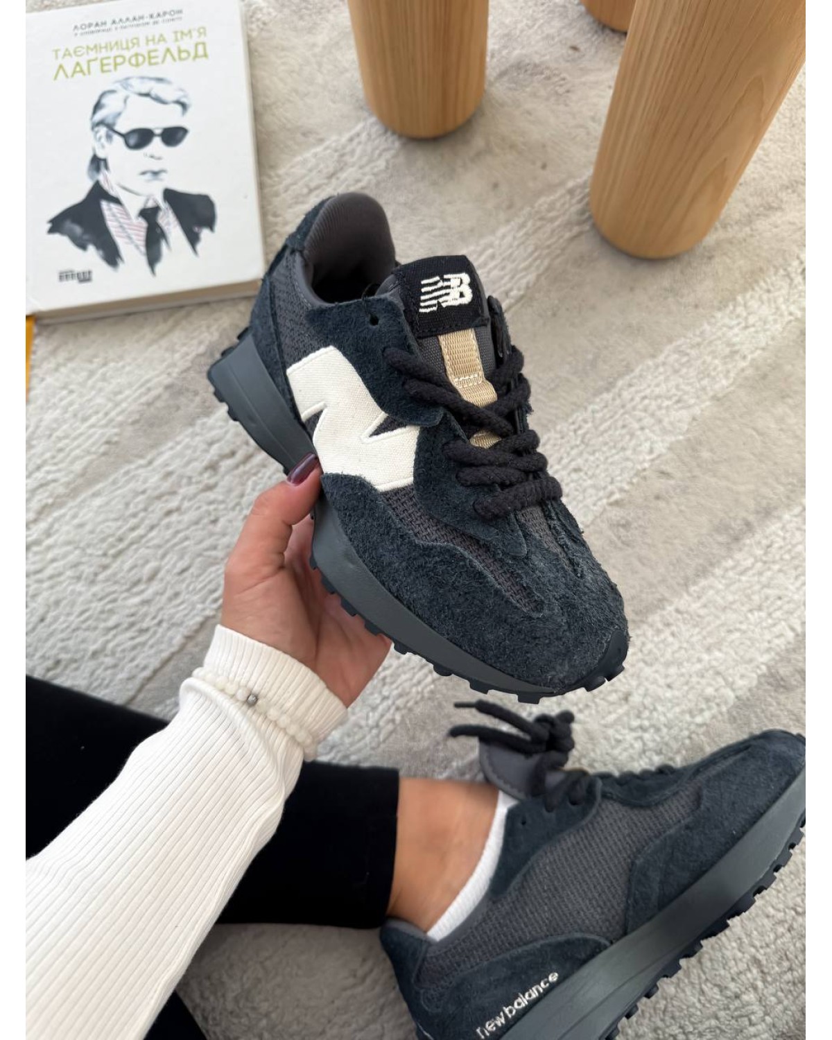 New Balance 327 Black