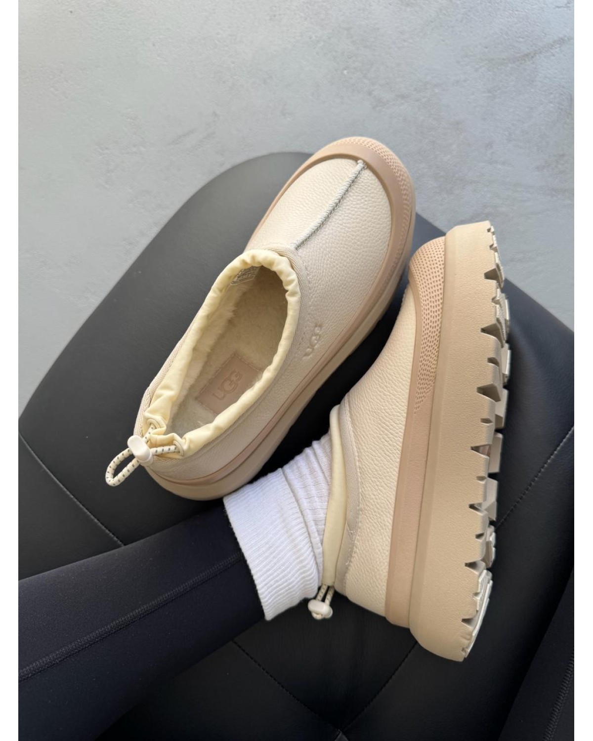 Ugg Tasman Hybrid Beige