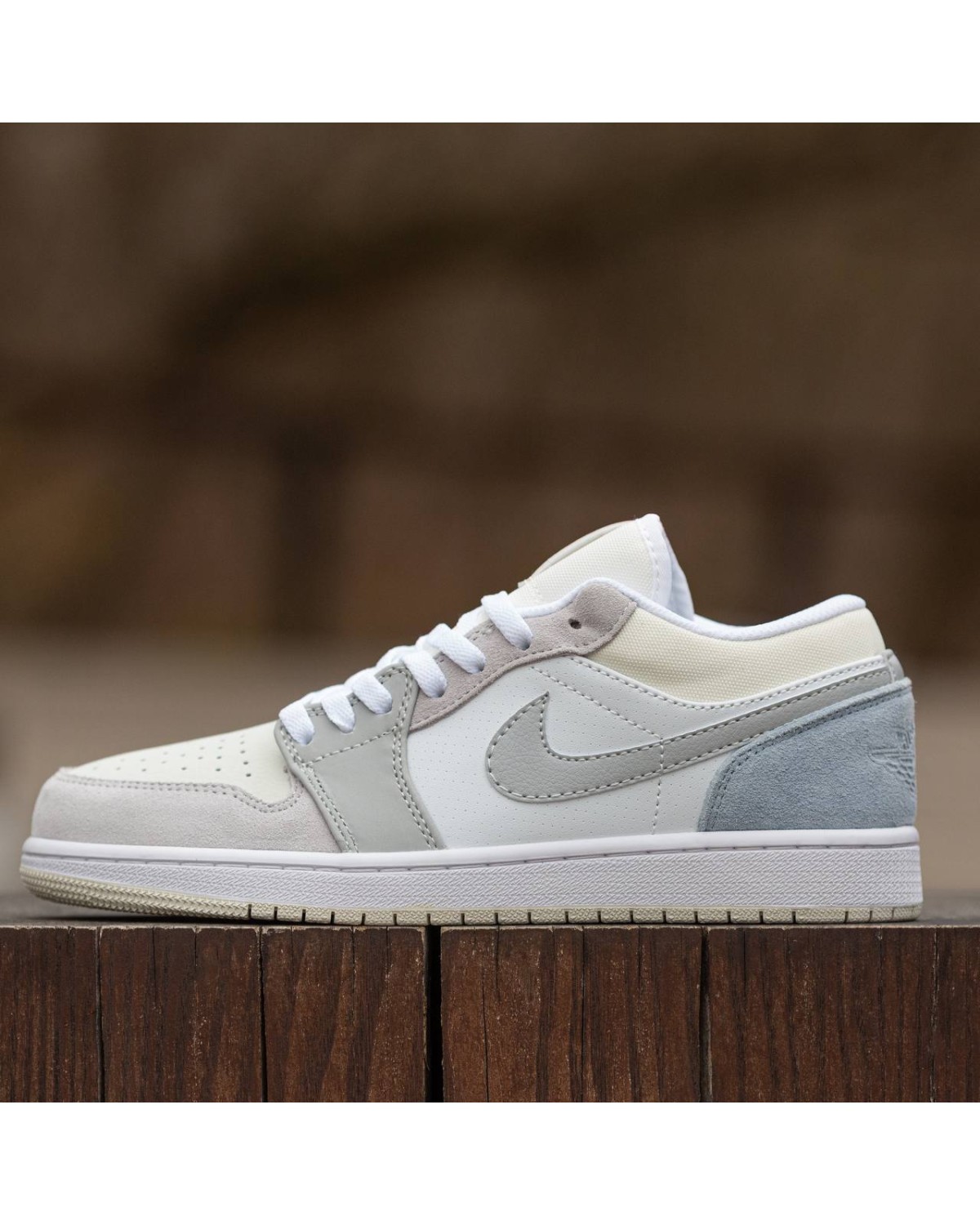 Nike Air Jordan Retro 1 Low Paris