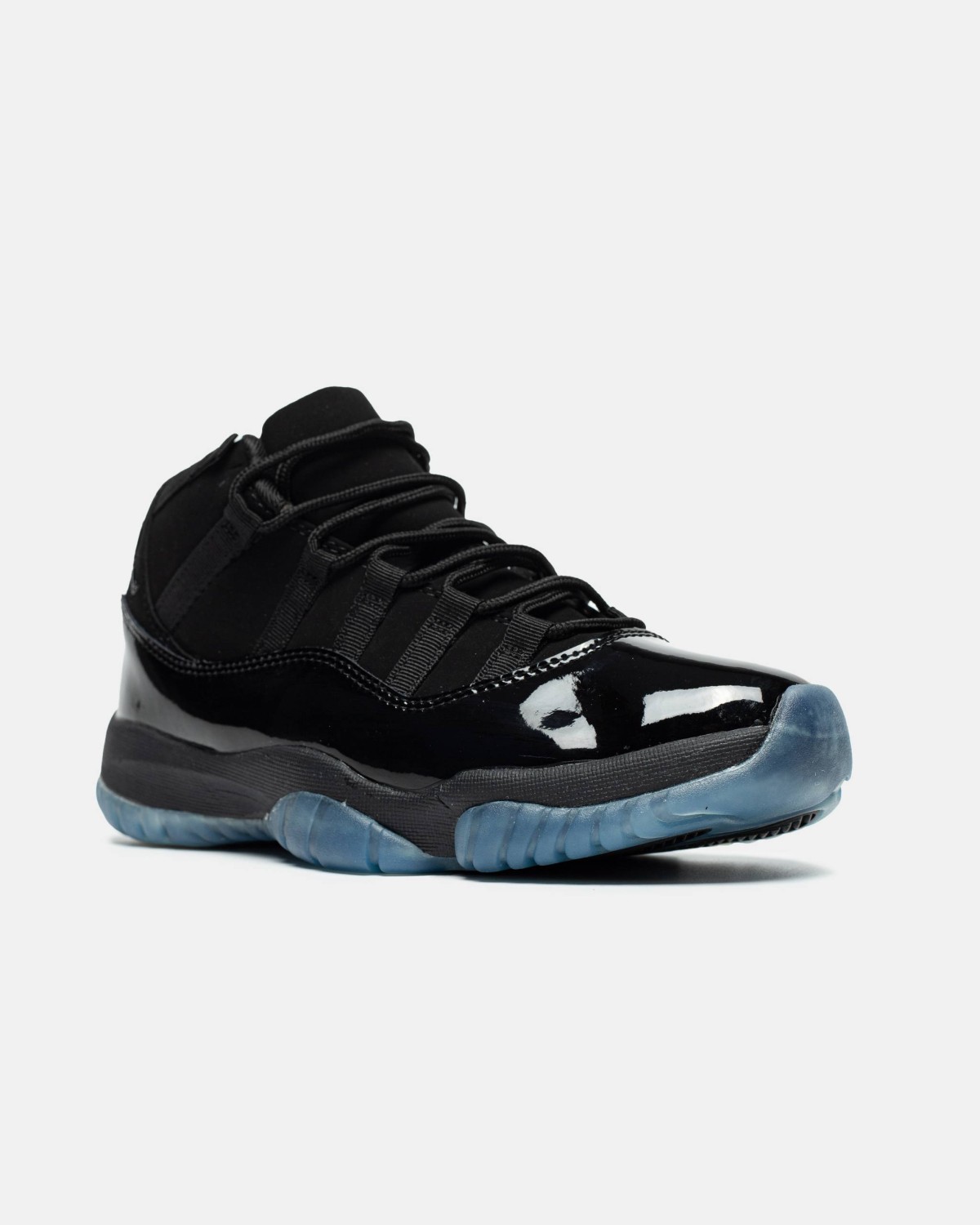 Air Jordan 11 Retro Cap and Gown