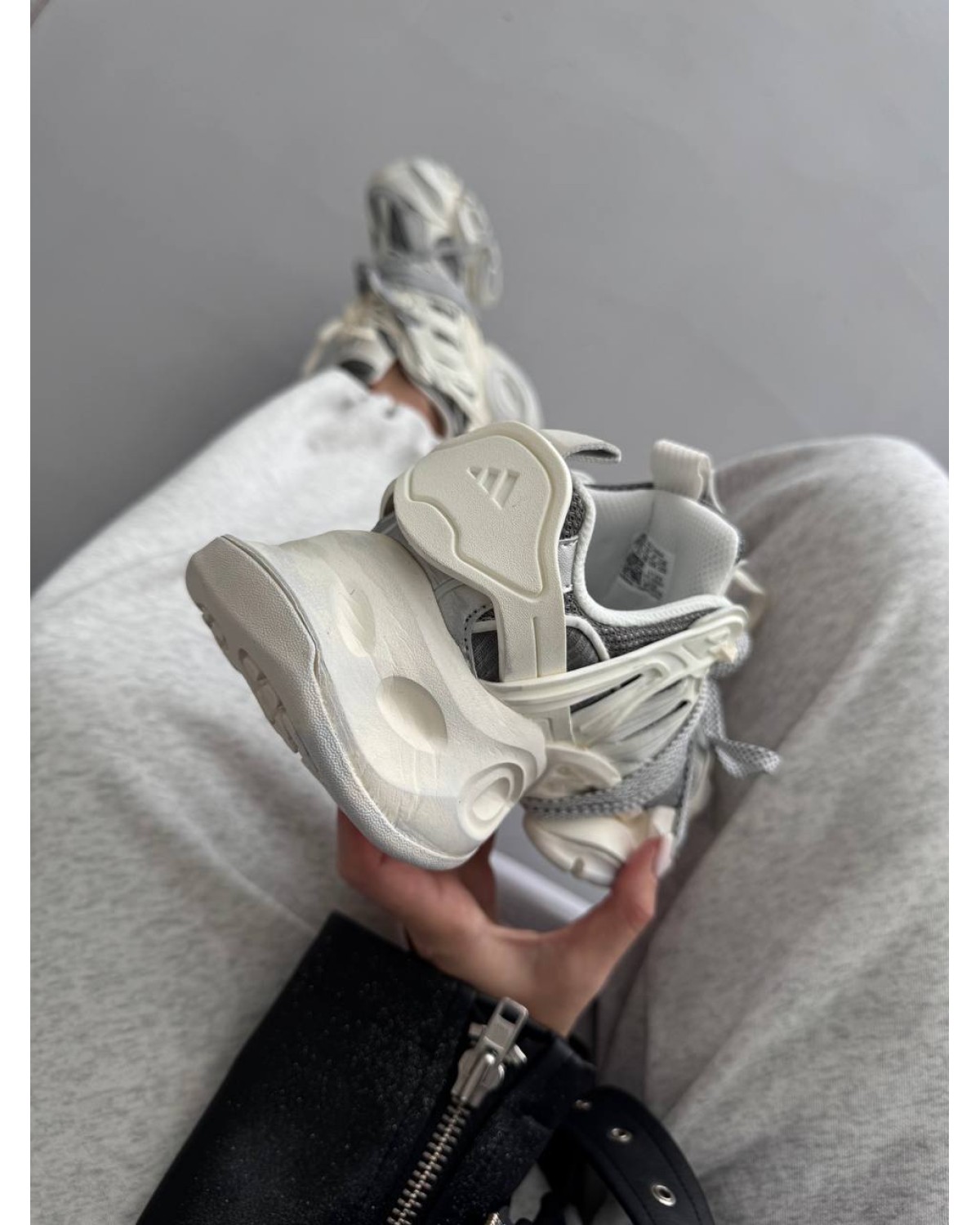 Adidas XLG Runner Dirty White / Silver Adidas XLG Runner Dirty White / Silver