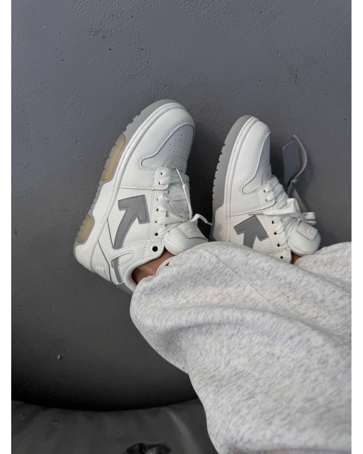 Off White Sponge Mid Top White/Grey