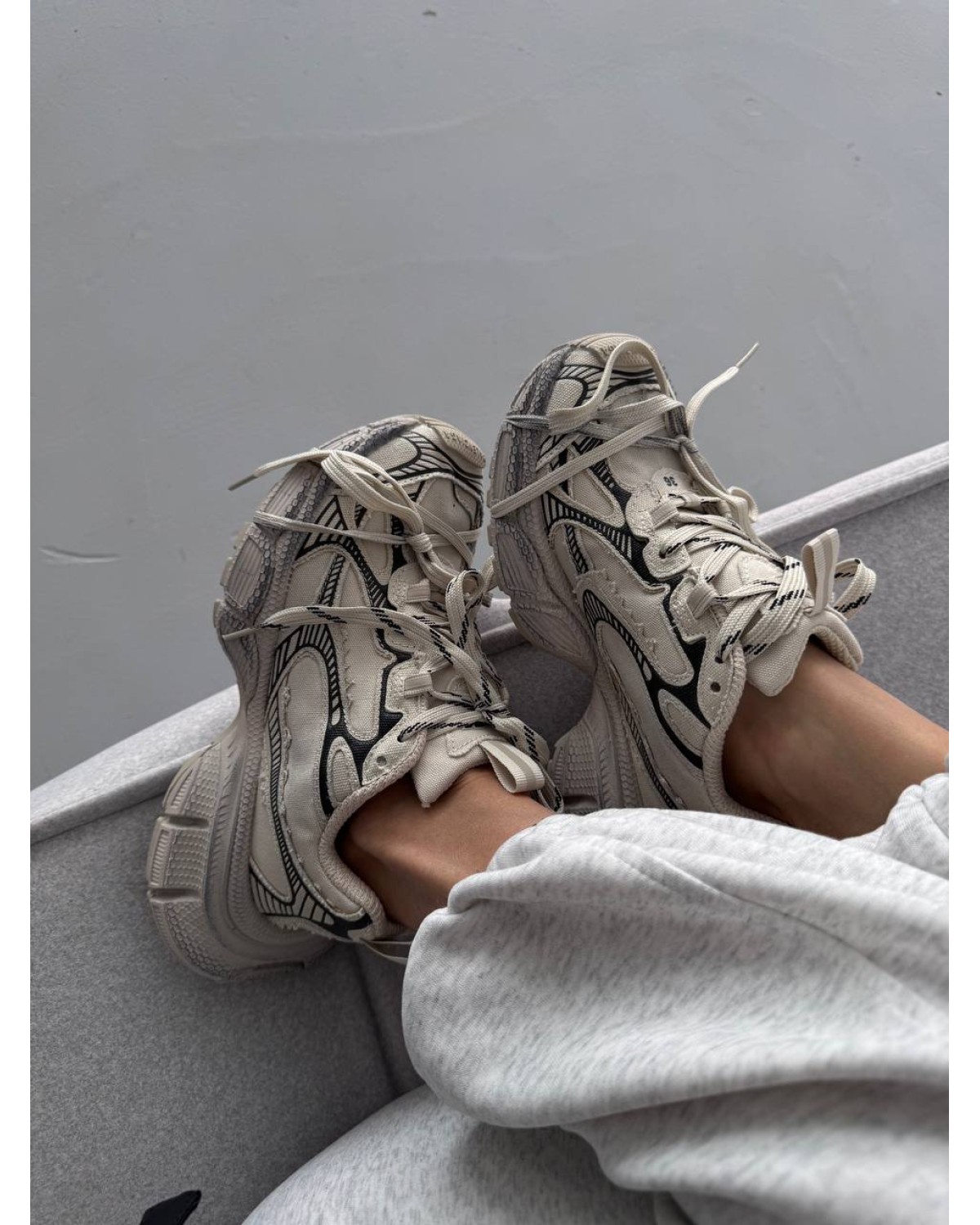 Balenciaga 3xl Vintage Beige